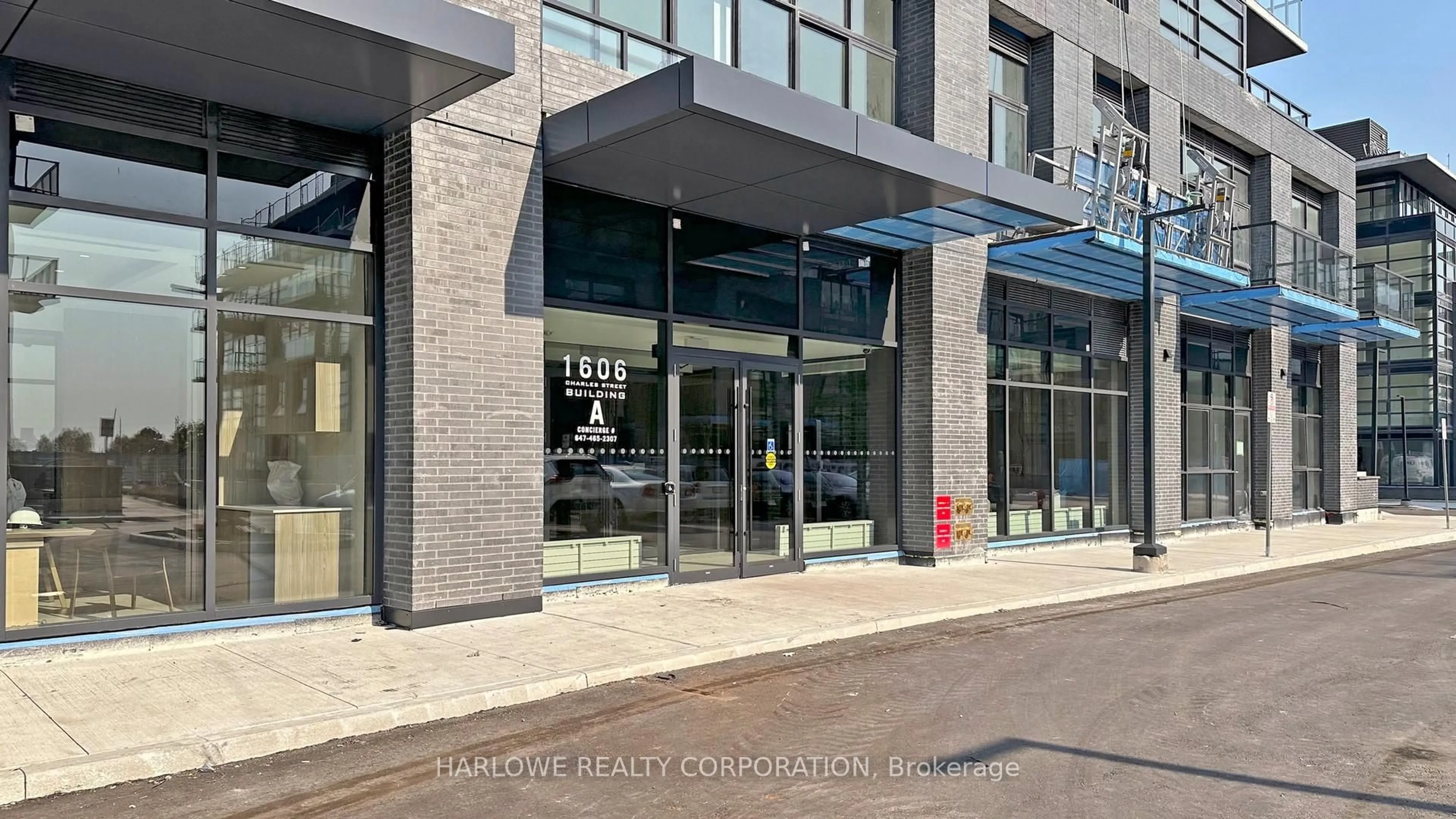 Indoor foyer for 1606 Charles St #403 A, Whitby Ontario L1N 0P1