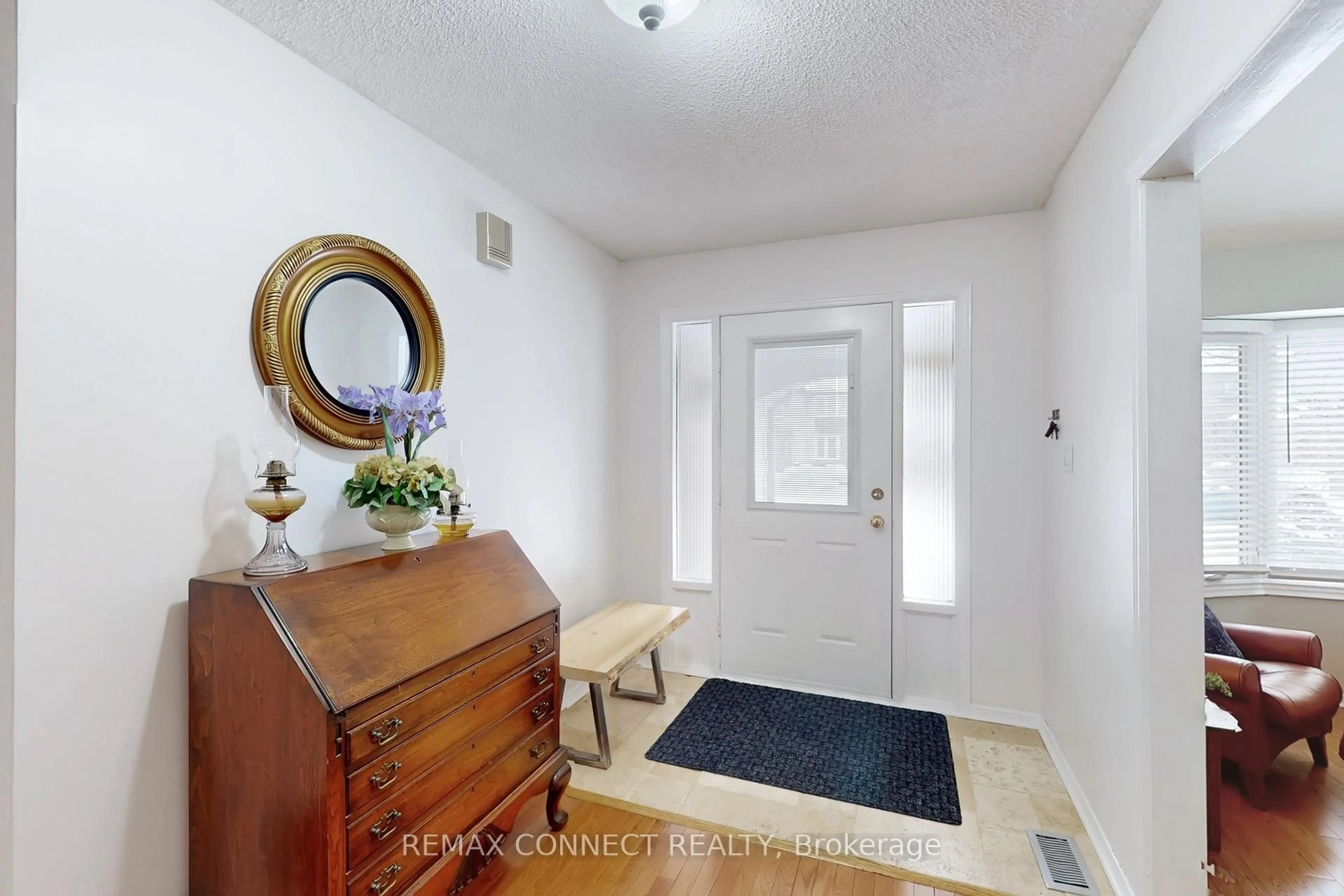 Indoor entryway for 20 Beaumont Dr, Ajax Ontario L1T 1R8