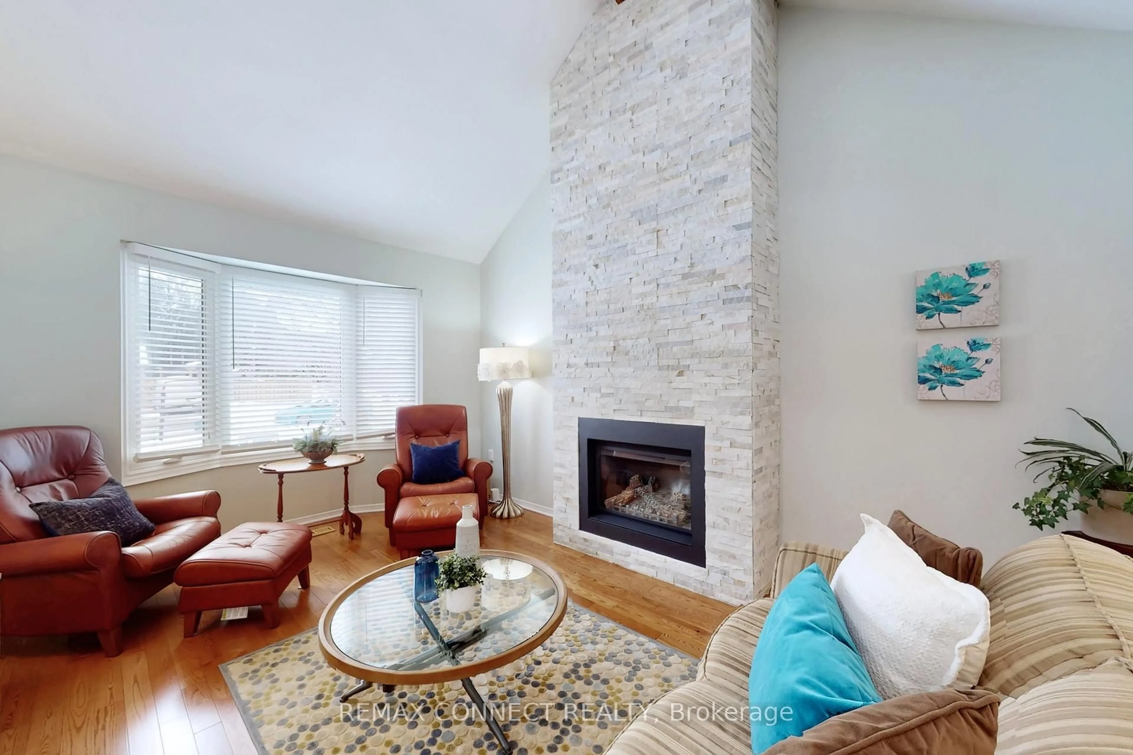 Living room with furniture, unknown for 20 Beaumont Dr, Ajax Ontario L1T 1R8