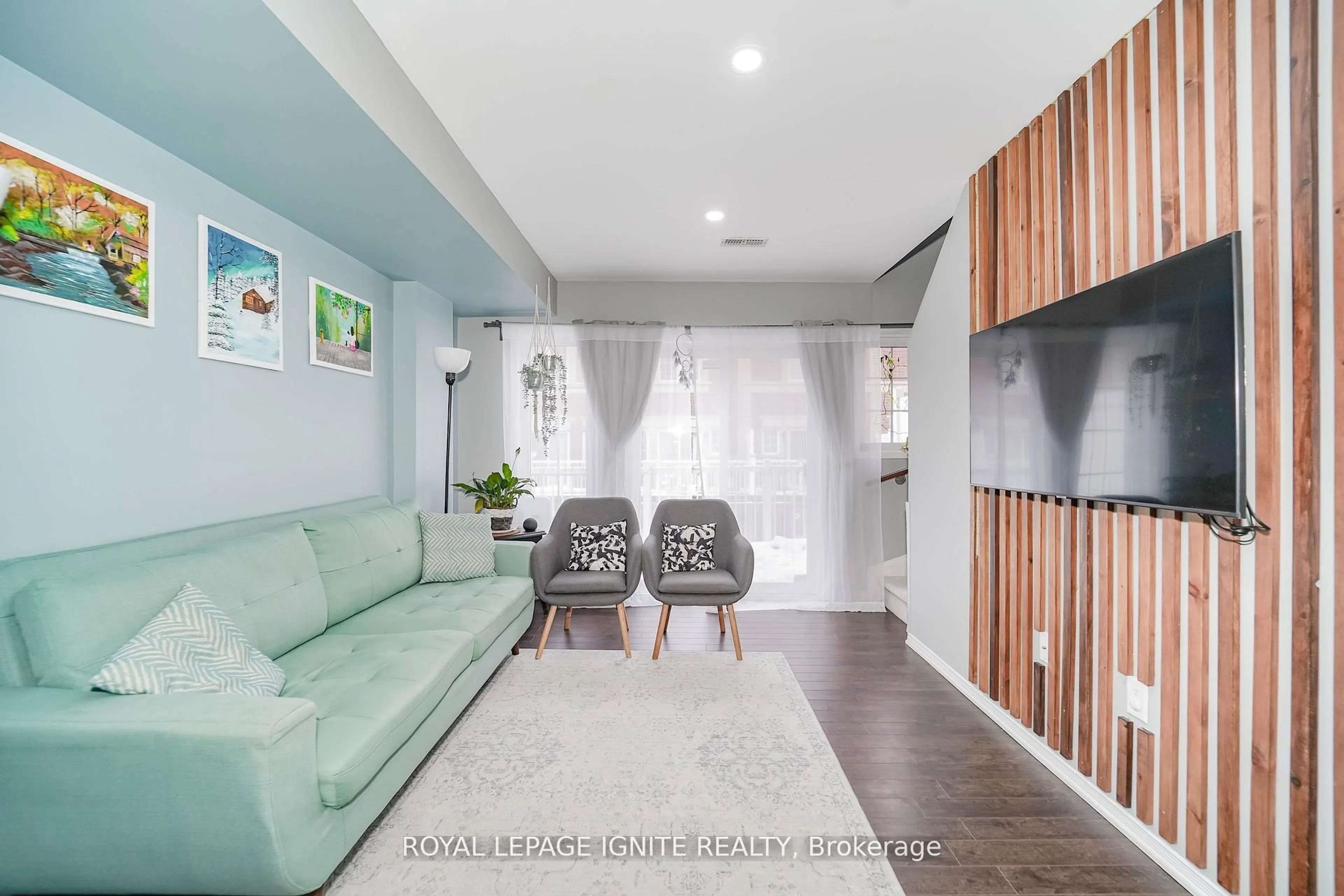 Living room with furniture, unknown for 9 Cooperage Lane, Ajax Ontario L1S 0E8