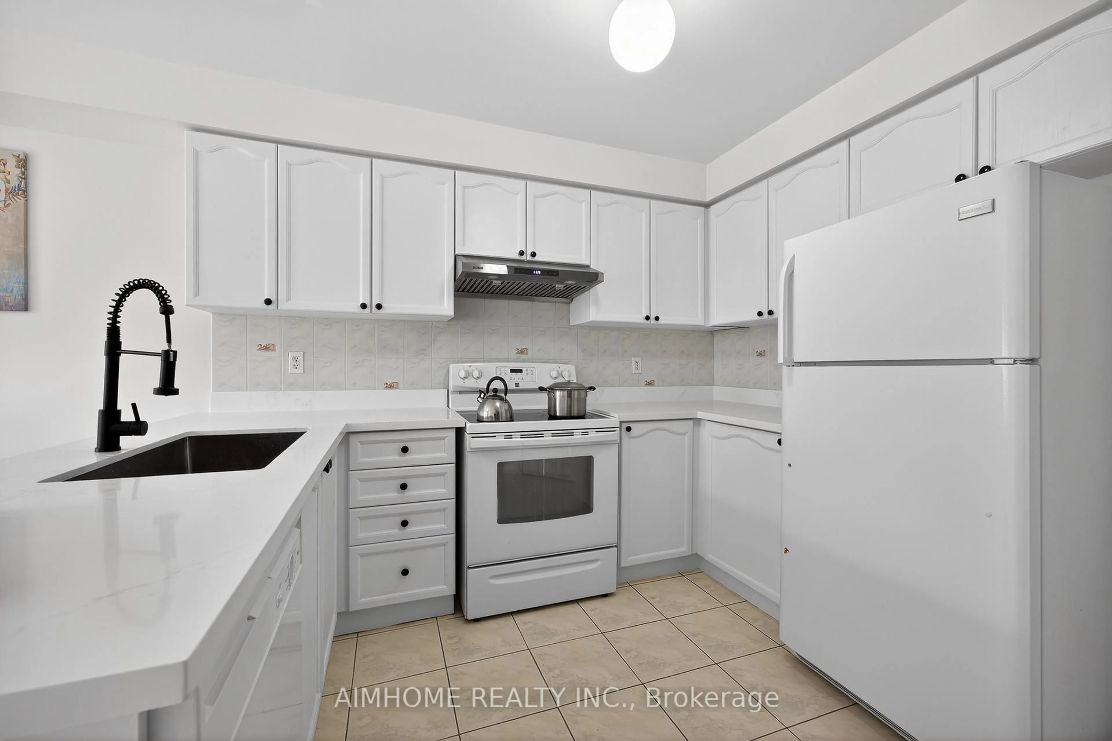 Standard kitchen, unknown for 698 Warden Ave, Toronto Ontario M1L 4W4