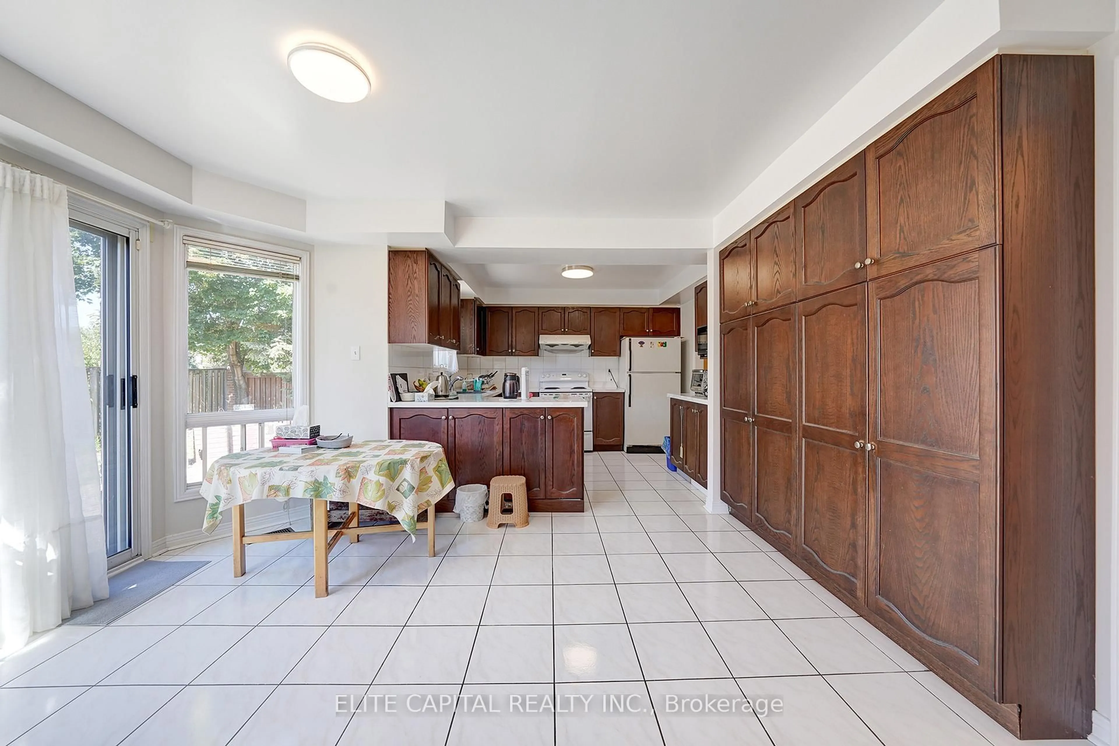 Standard kitchen, ceramic/tile floor for 36 Ashcott St, Toronto Ontario M1V 5G5