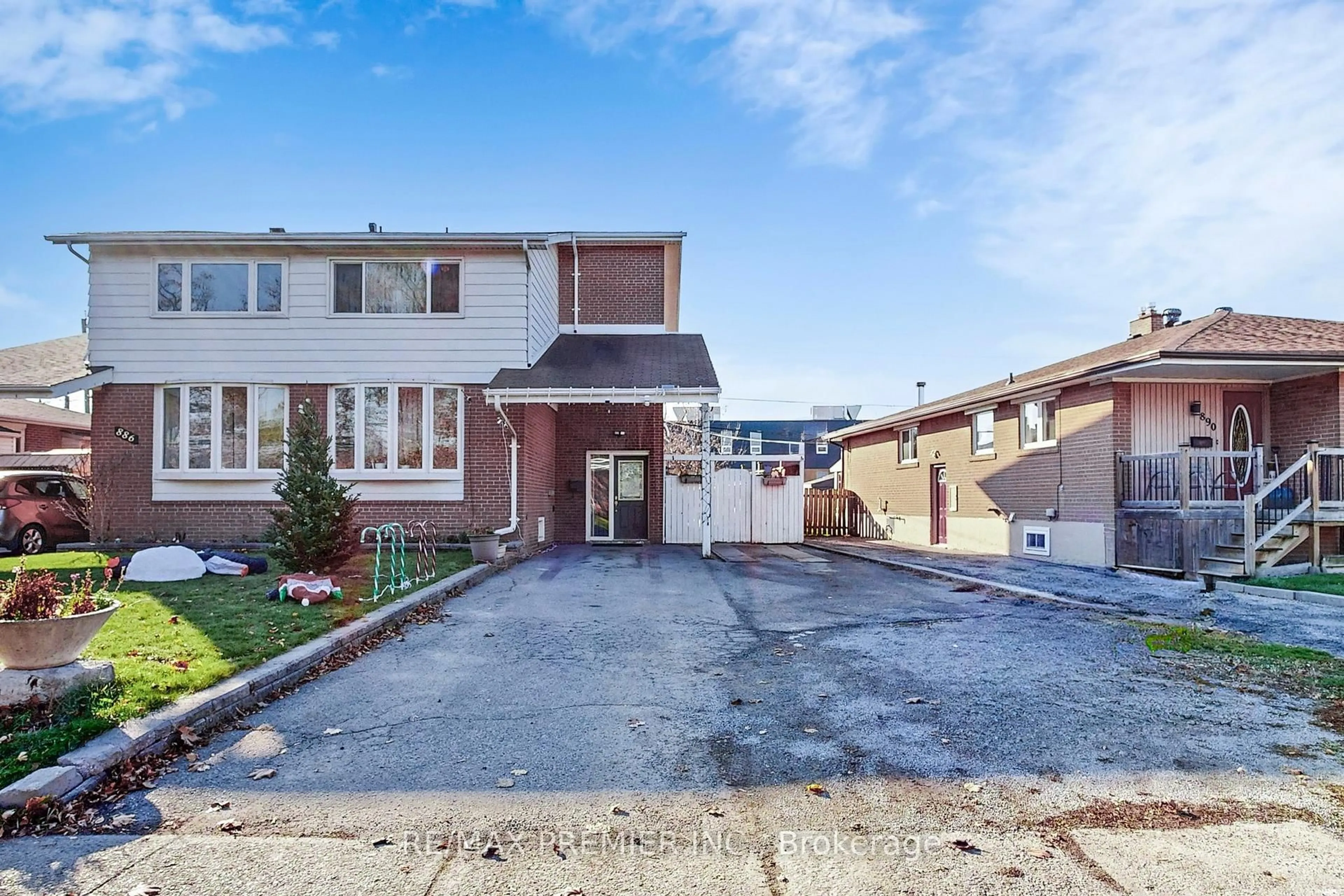 Home with brick exterior material, street for 888 Krosno Blvd, Pickering Ontario L1W 1H4