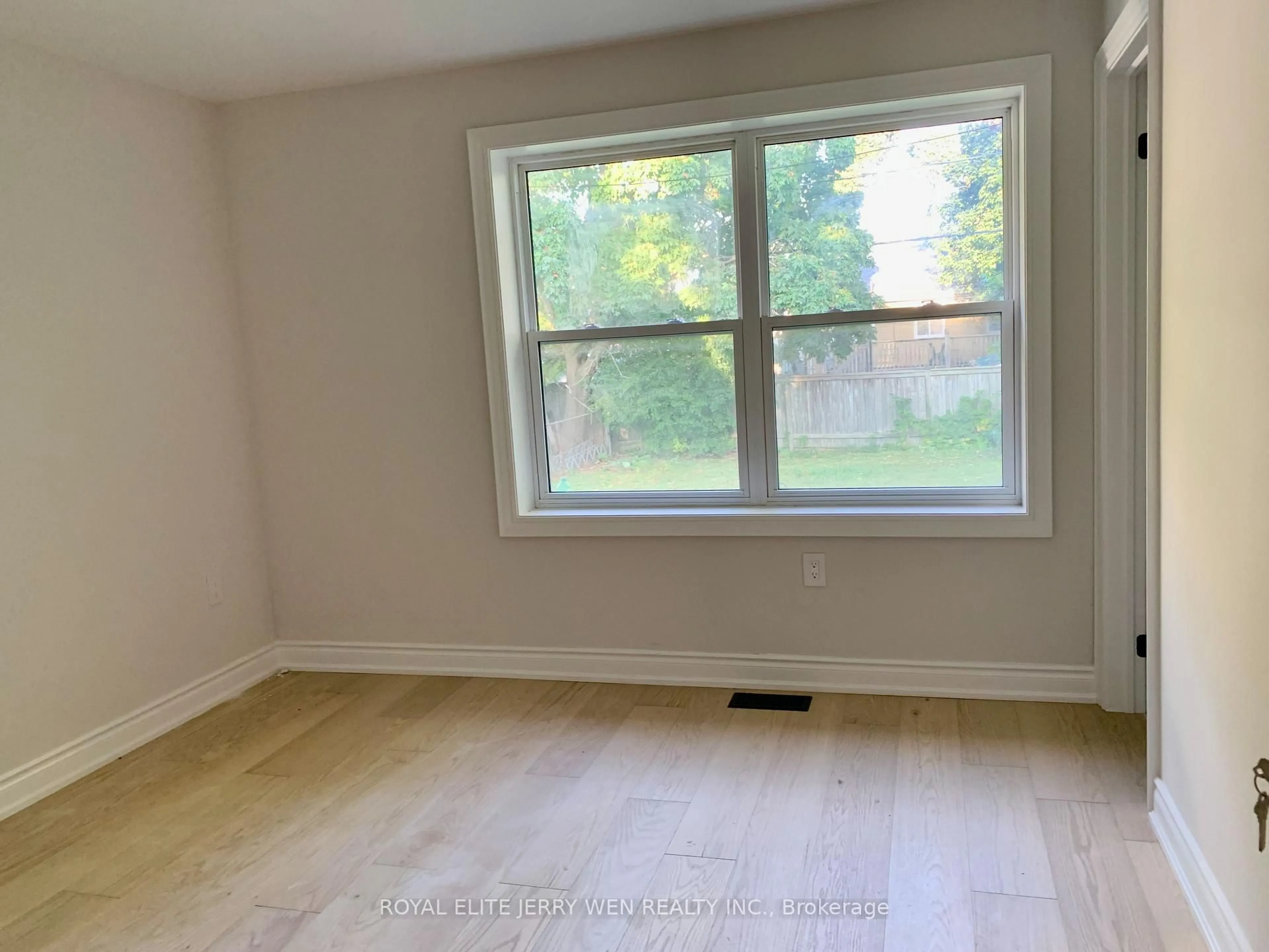 A pic of a room for 38 Thorncroft Cres, Ajax Ontario L1S 2S2