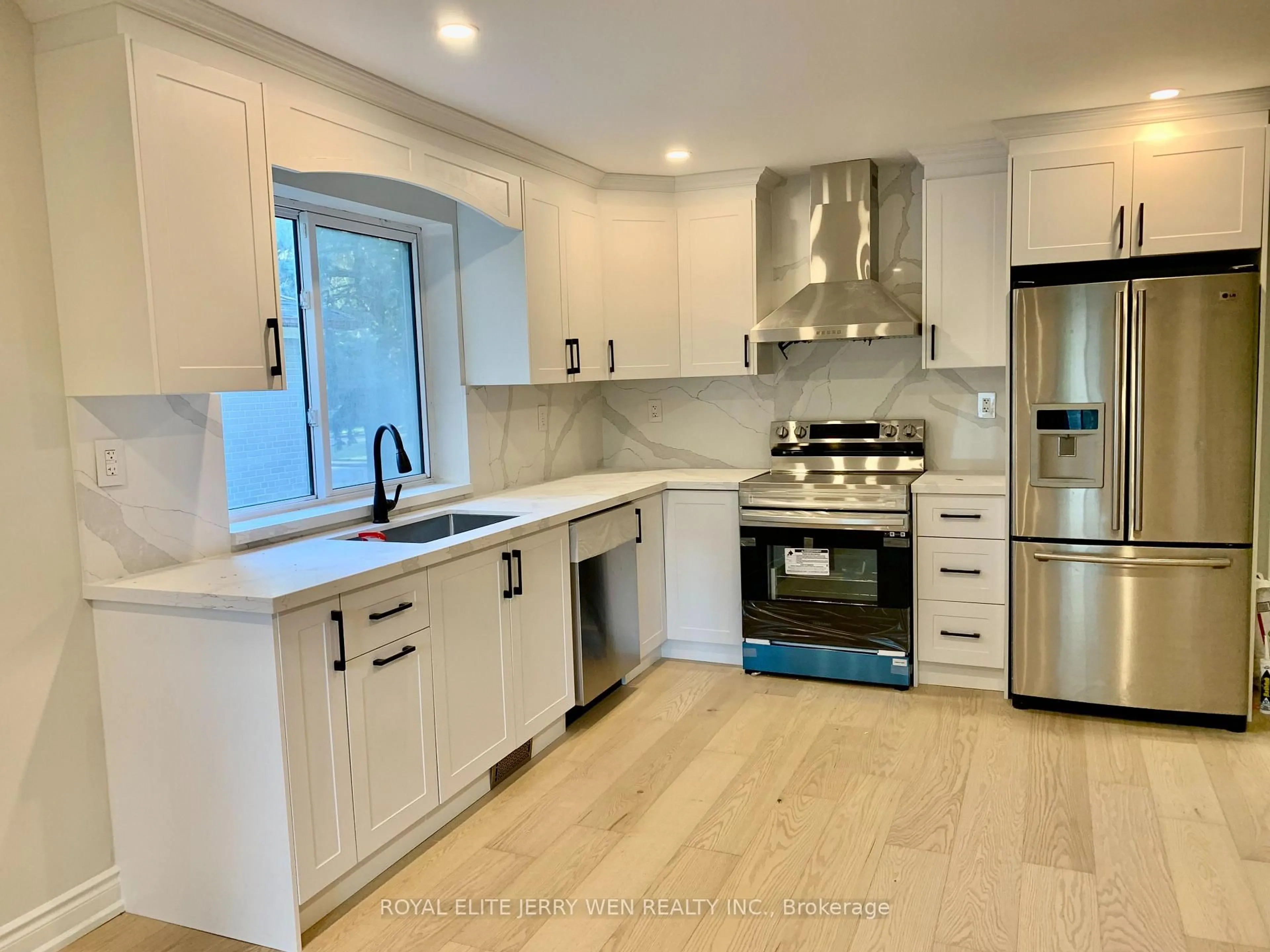 Open concept kitchen, unknown for 38 Thorncroft Cres, Ajax Ontario L1S 2S2