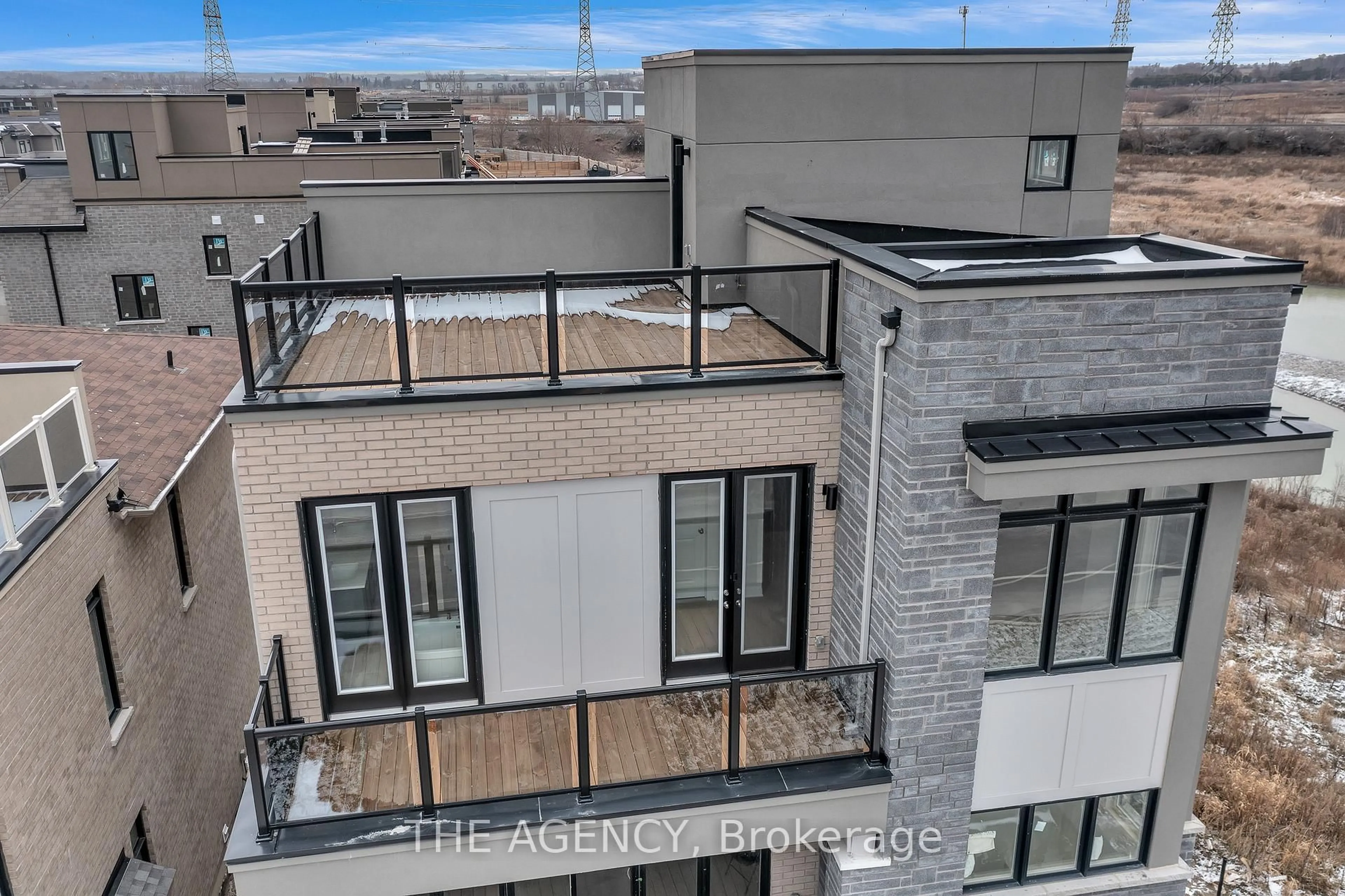 A pic from outside/outdoor area/front of a property/back of a property/a pic from drone, city buildings view from balcony for 275 Port Darlington Rd, Clarington Ontario L1C 4B1