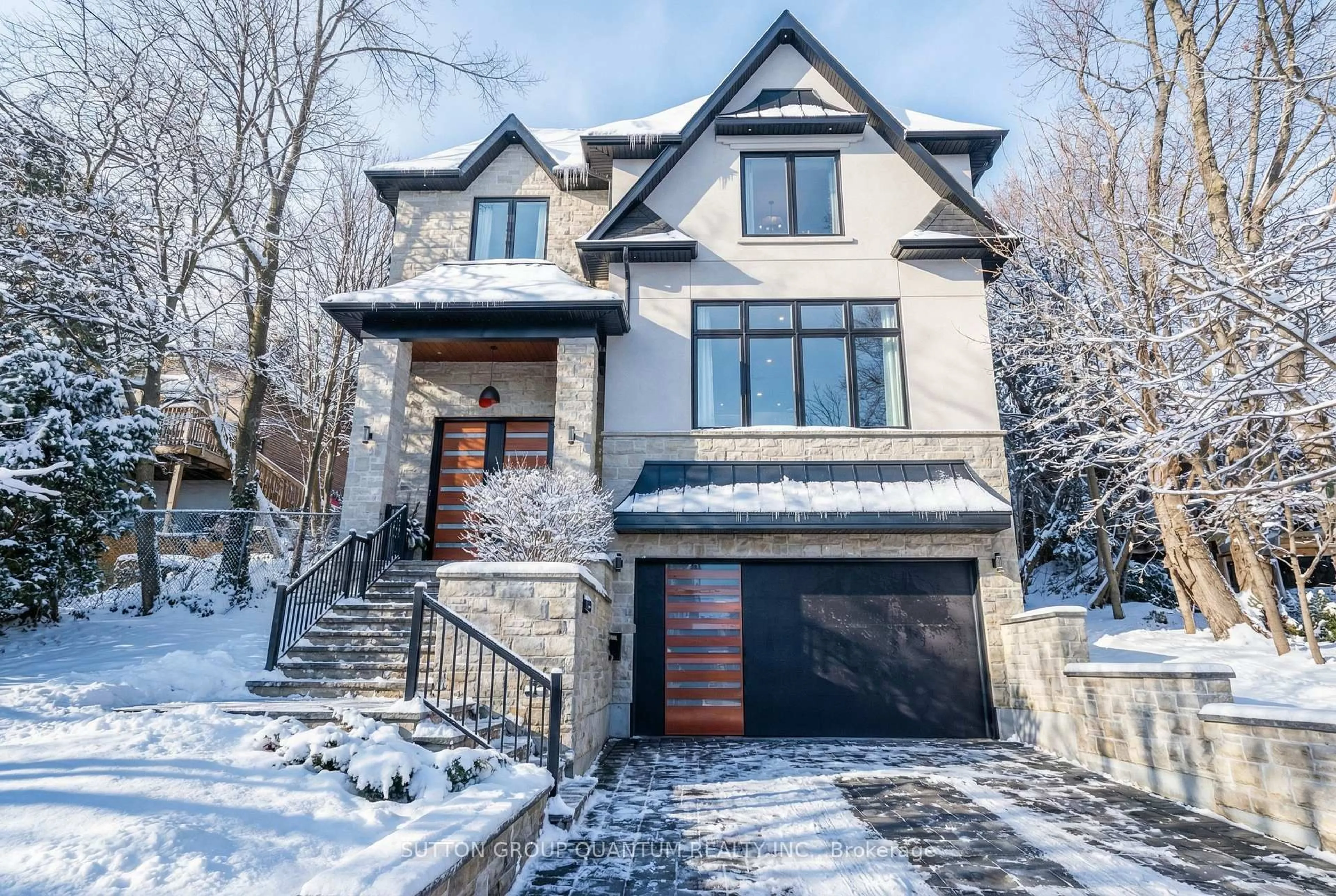 Home with brick exterior material, street for 700 Hillcrest Rd, Pickering Ontario L1W 2P1