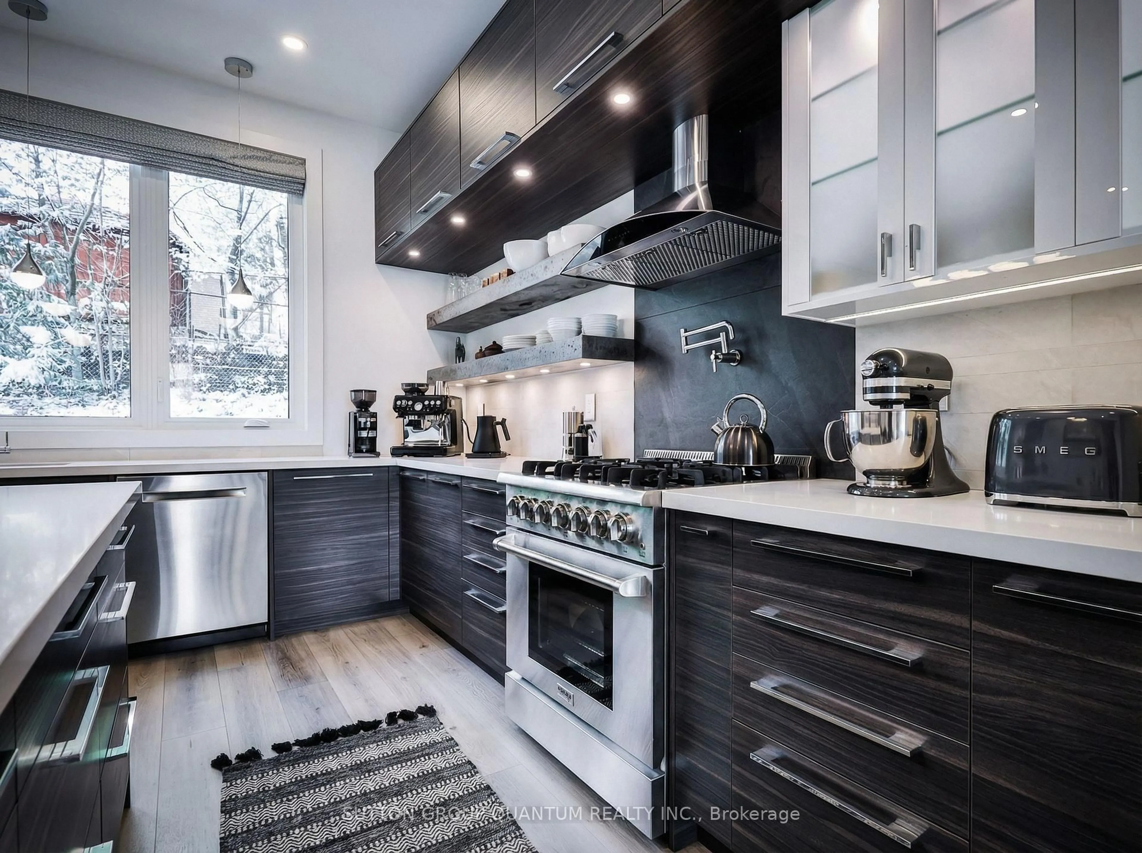 Contemporary kitchen, unknown for 700 Hillcrest Rd, Pickering Ontario L1W 2P1