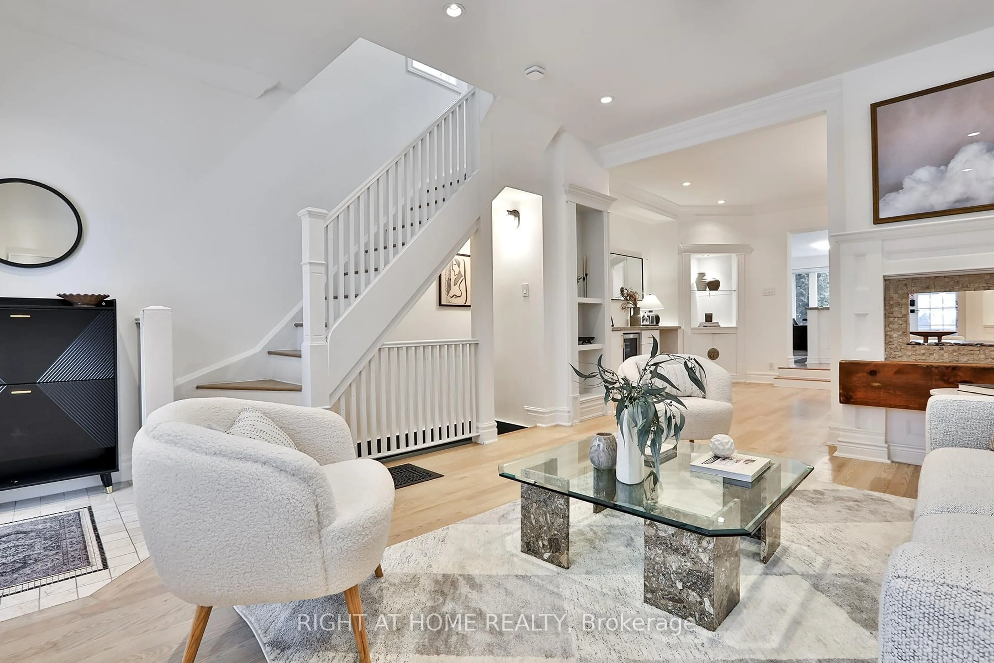 Unknown for 135 Parkmount Rd, Toronto Ontario M4J 4V3