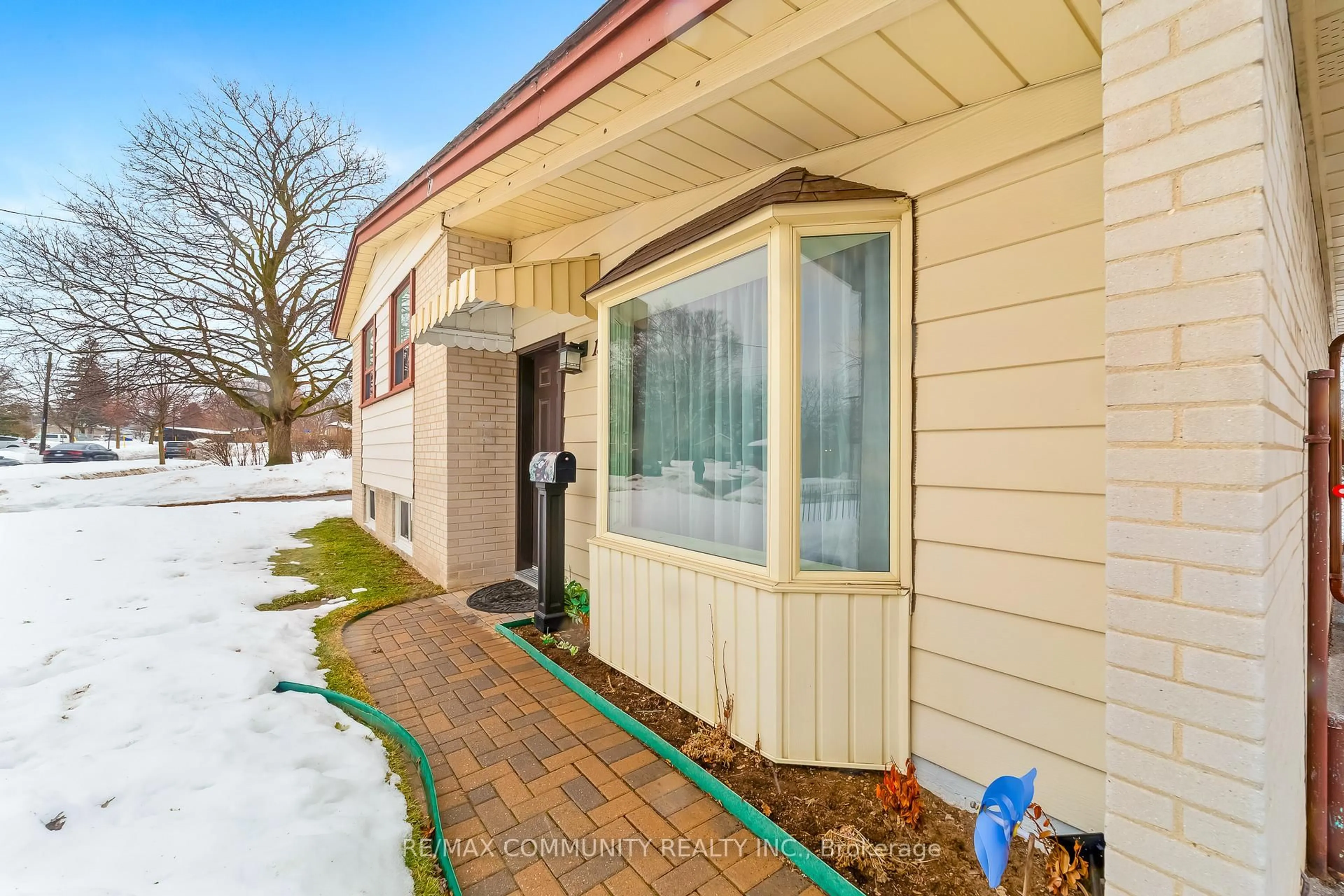 Unknown for 15 Ben Stanton Blvd, Toronto Ontario M1H 1N6