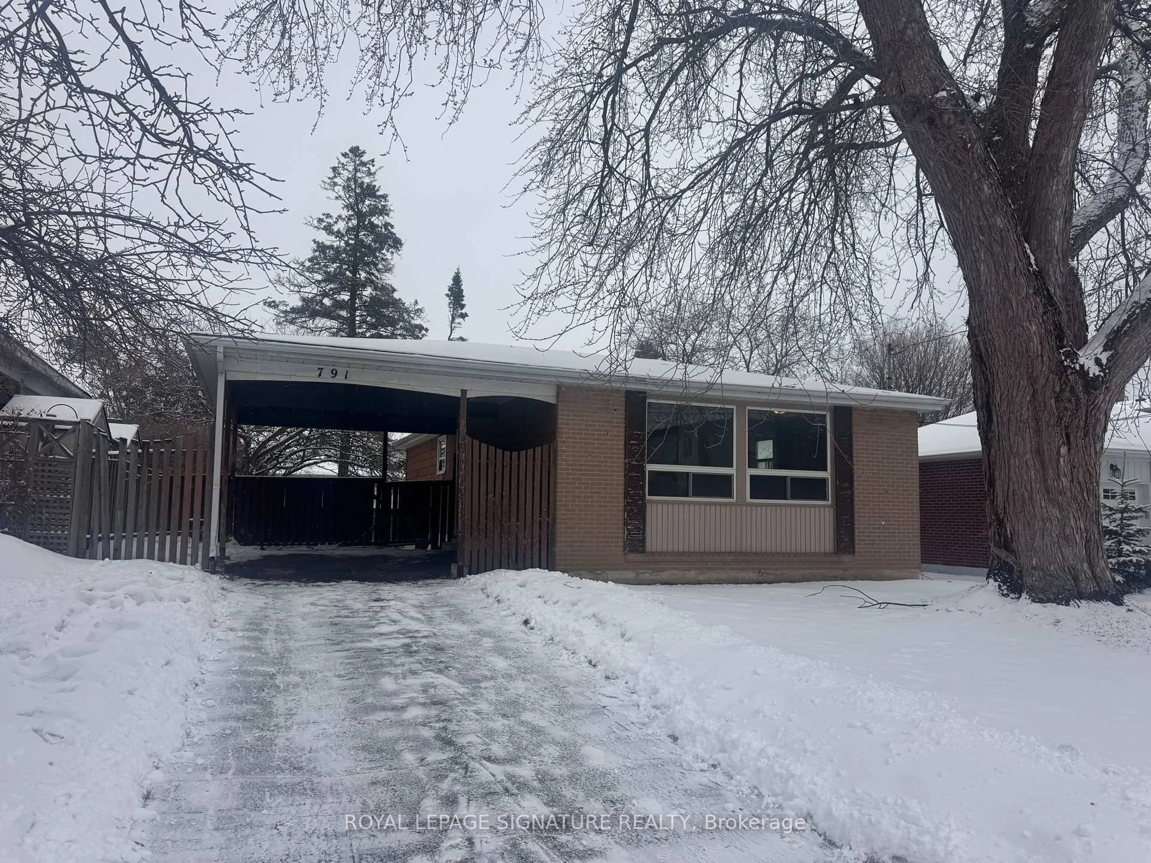 Unknown for 791 Oliva St, Pickering Ontario L1W 2V9