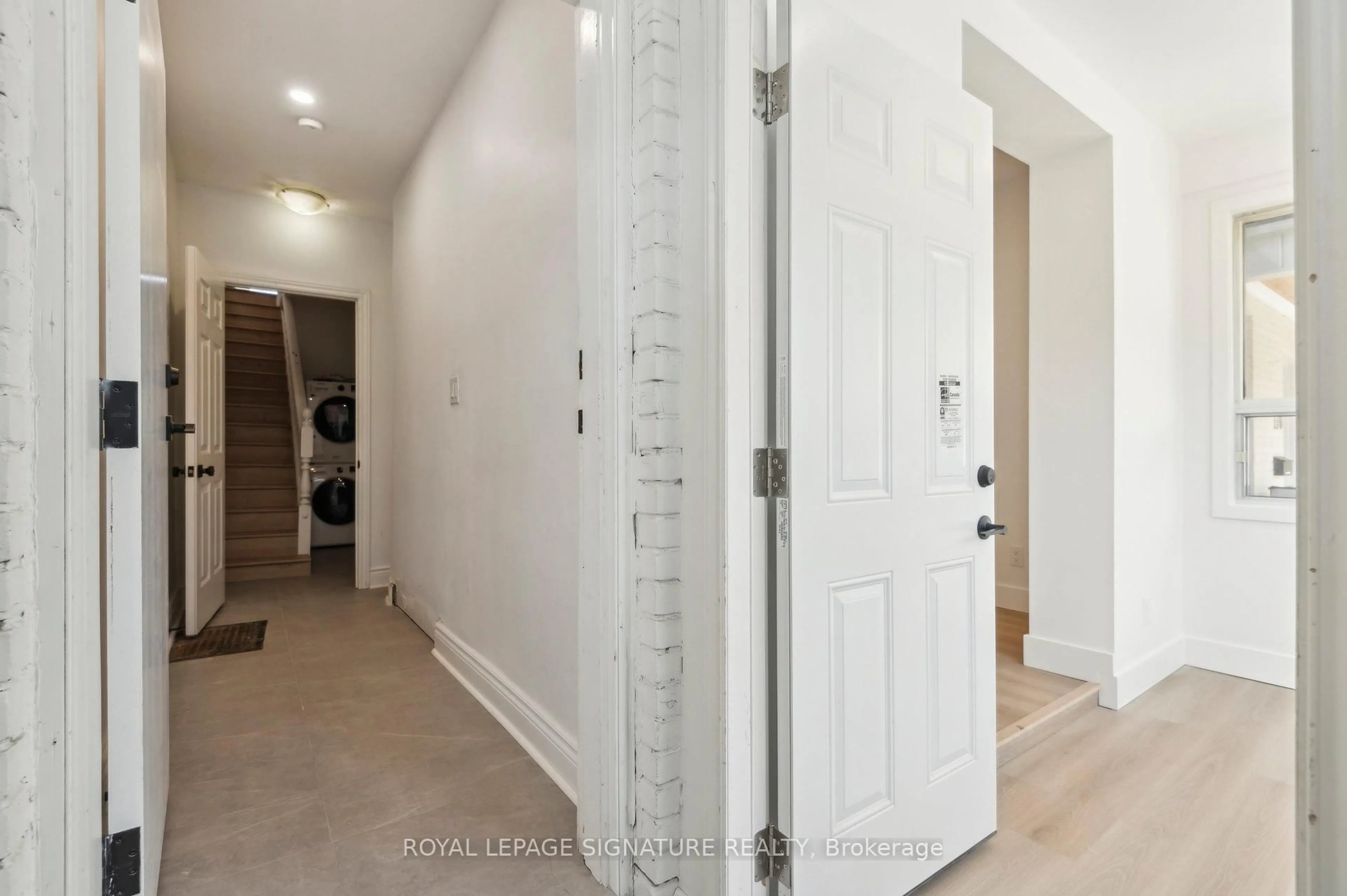 Indoor entryway for 176 Gillard Ave, Toronto Ontario M4J 4N8