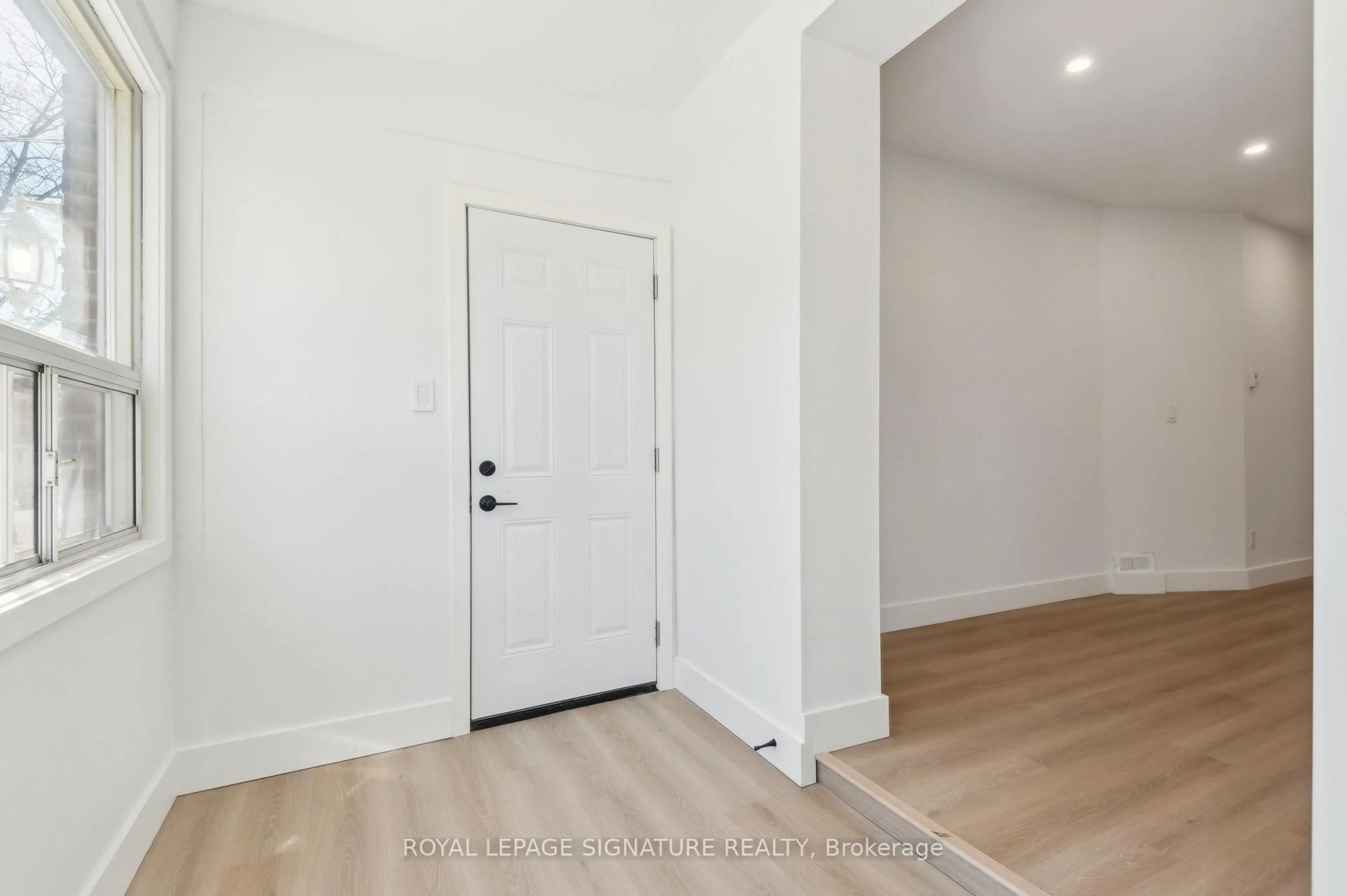 Indoor entryway for 176 Gillard Ave, Toronto Ontario M4J 4N8