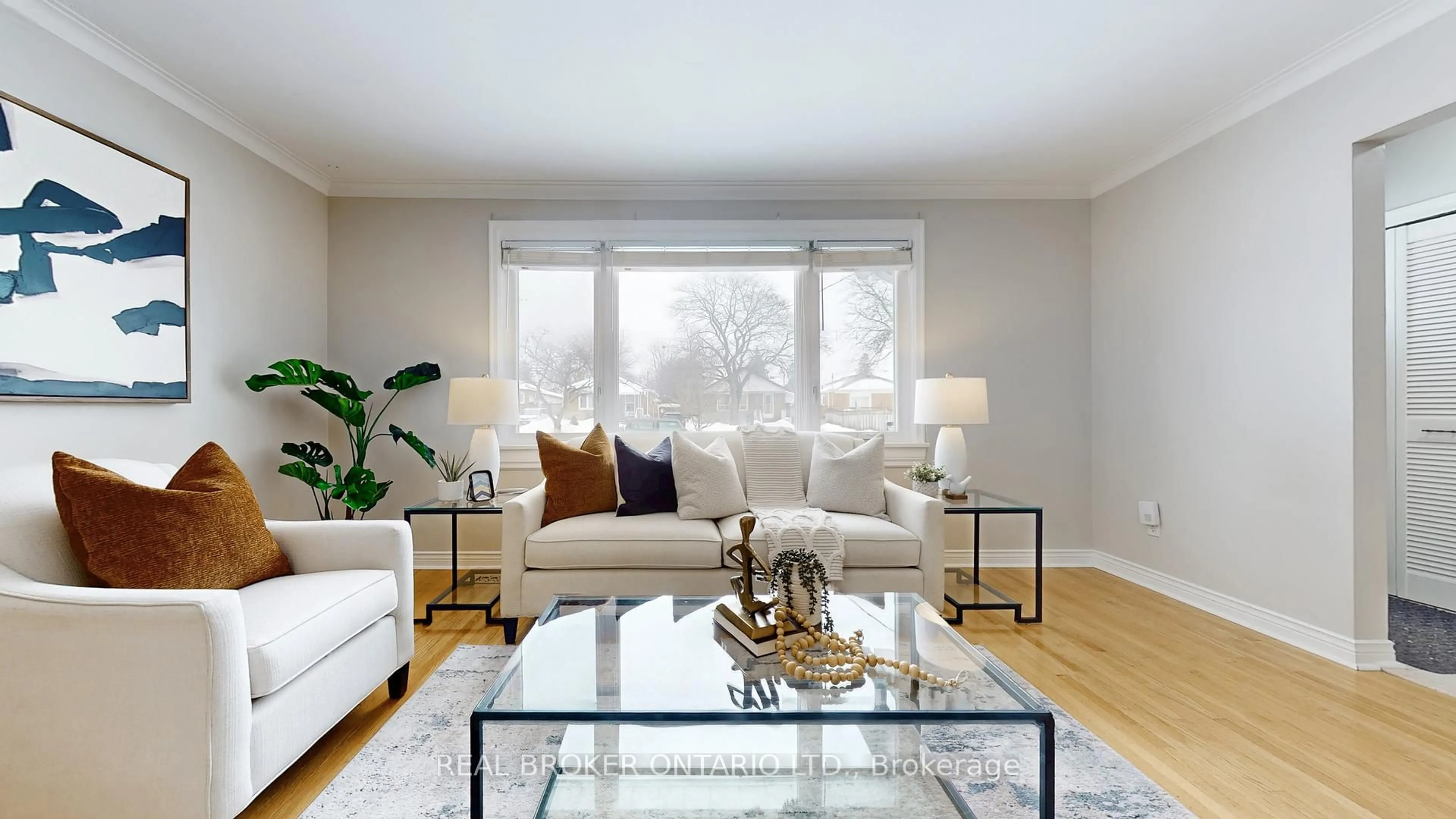 Living room with furniture, wood/laminate floor for 128 Canlish Rd, Toronto Ontario M1P 1T2