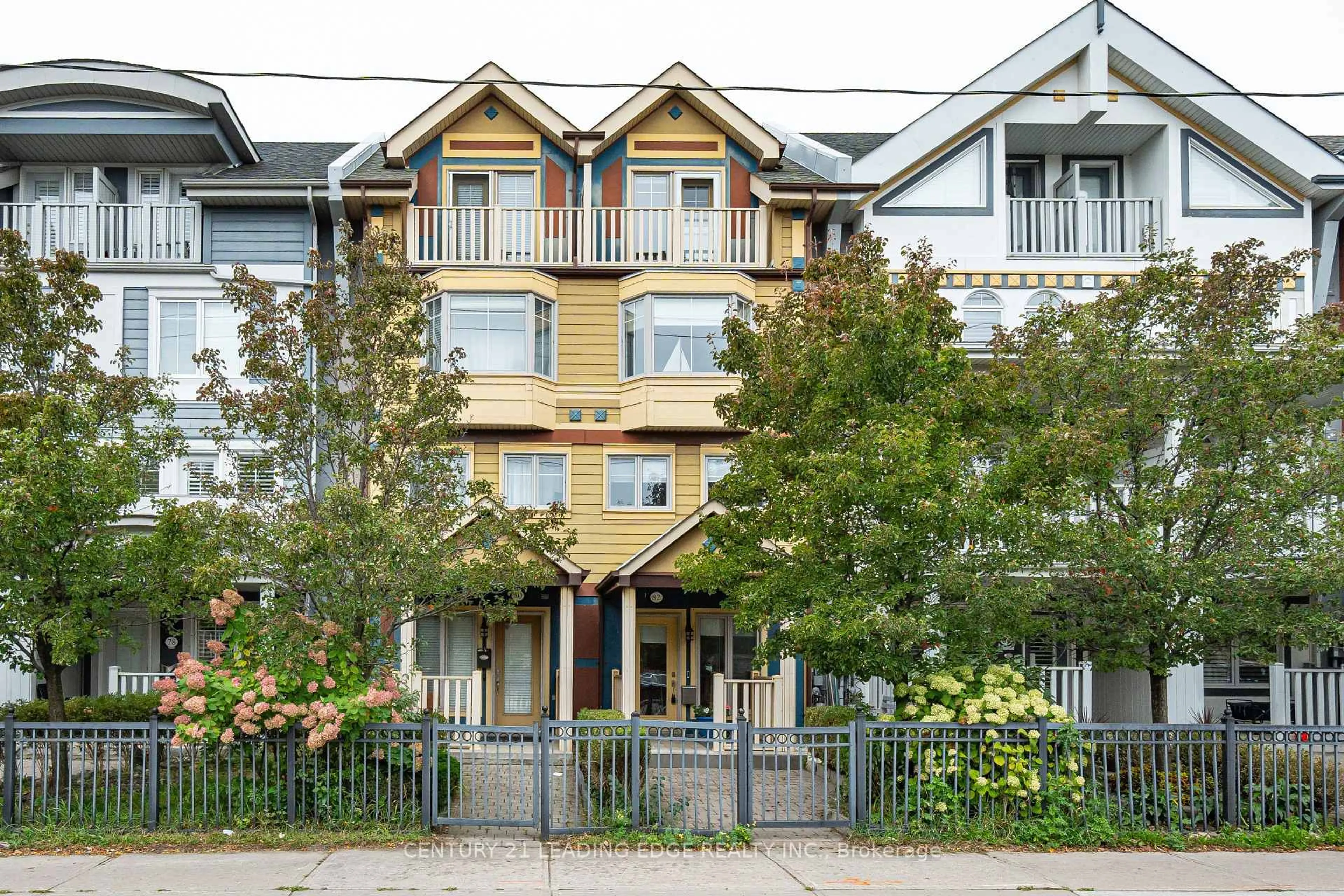 Unknown for 82 WOODBINE Ave, Toronto Ontario M4L 2A2