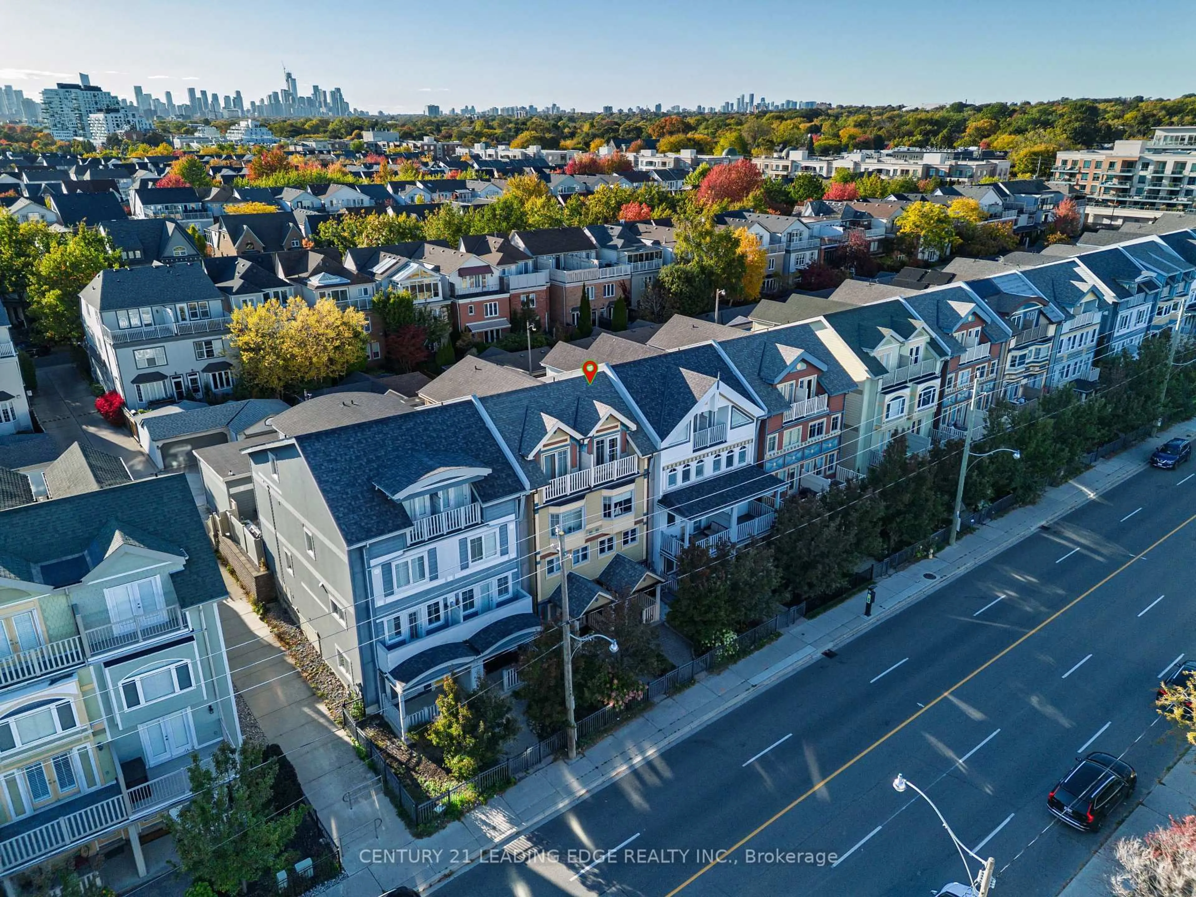 A pic from outside/outdoor area/front of a property/back of a property/a pic from drone, city buildings view from balcony for 82 WOODBINE Ave, Toronto Ontario M4L 2A2