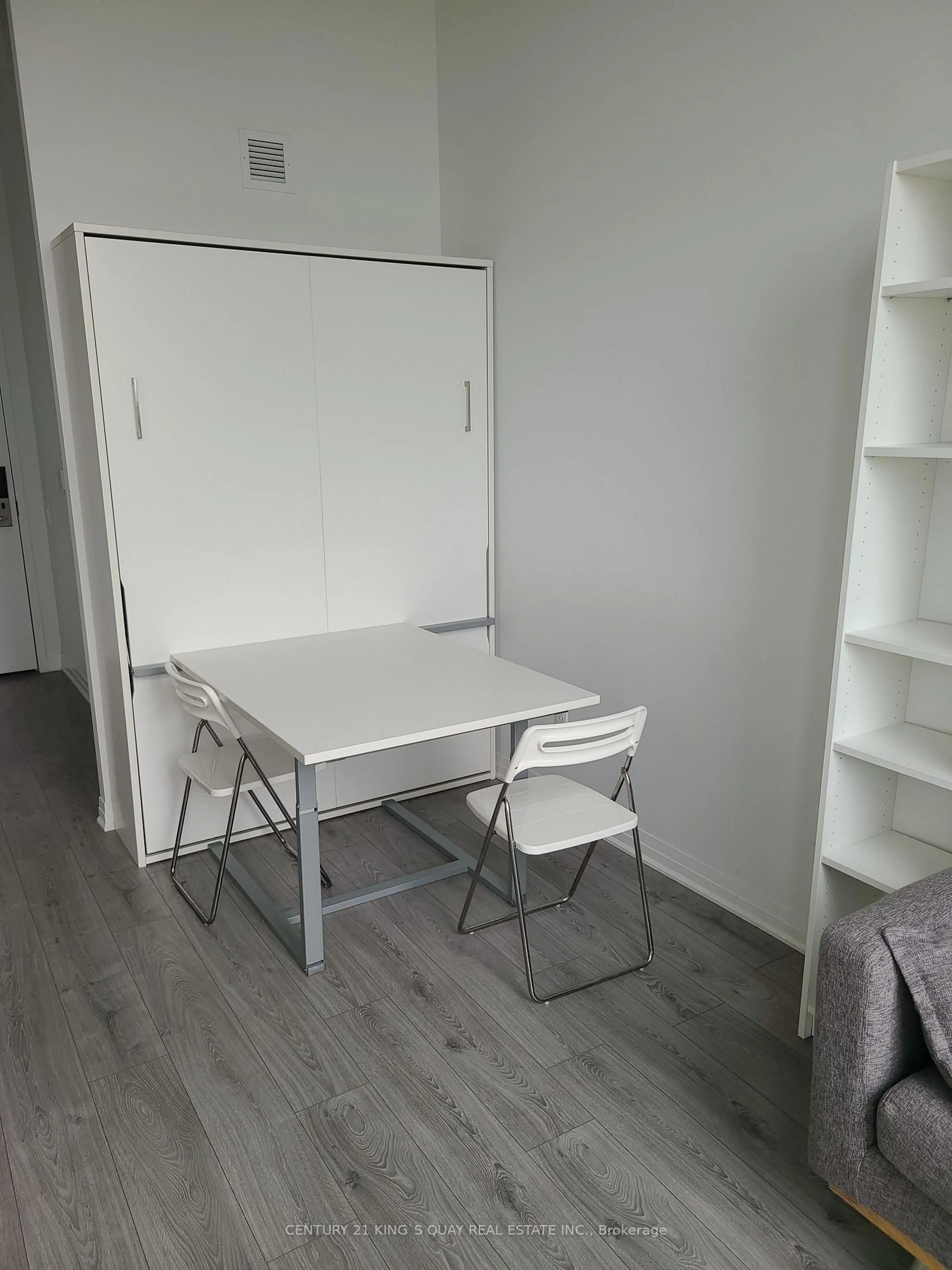 A pic of a room for 1900 Simcoe St #523, Oshawa Ontario L1G 4Y3