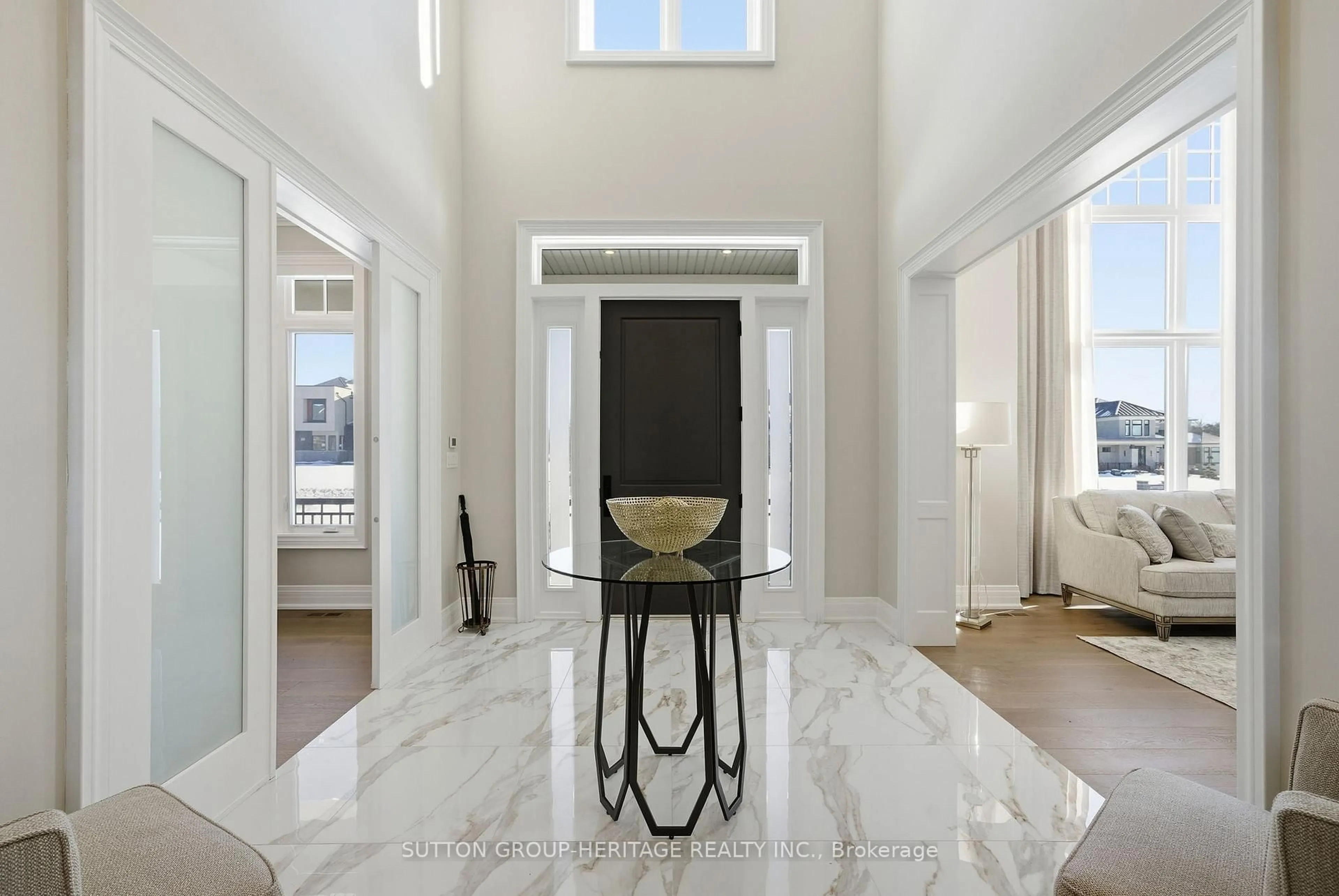 Indoor entryway for 18 Dexshire Dr, Ajax Ontario L1Z 0T8