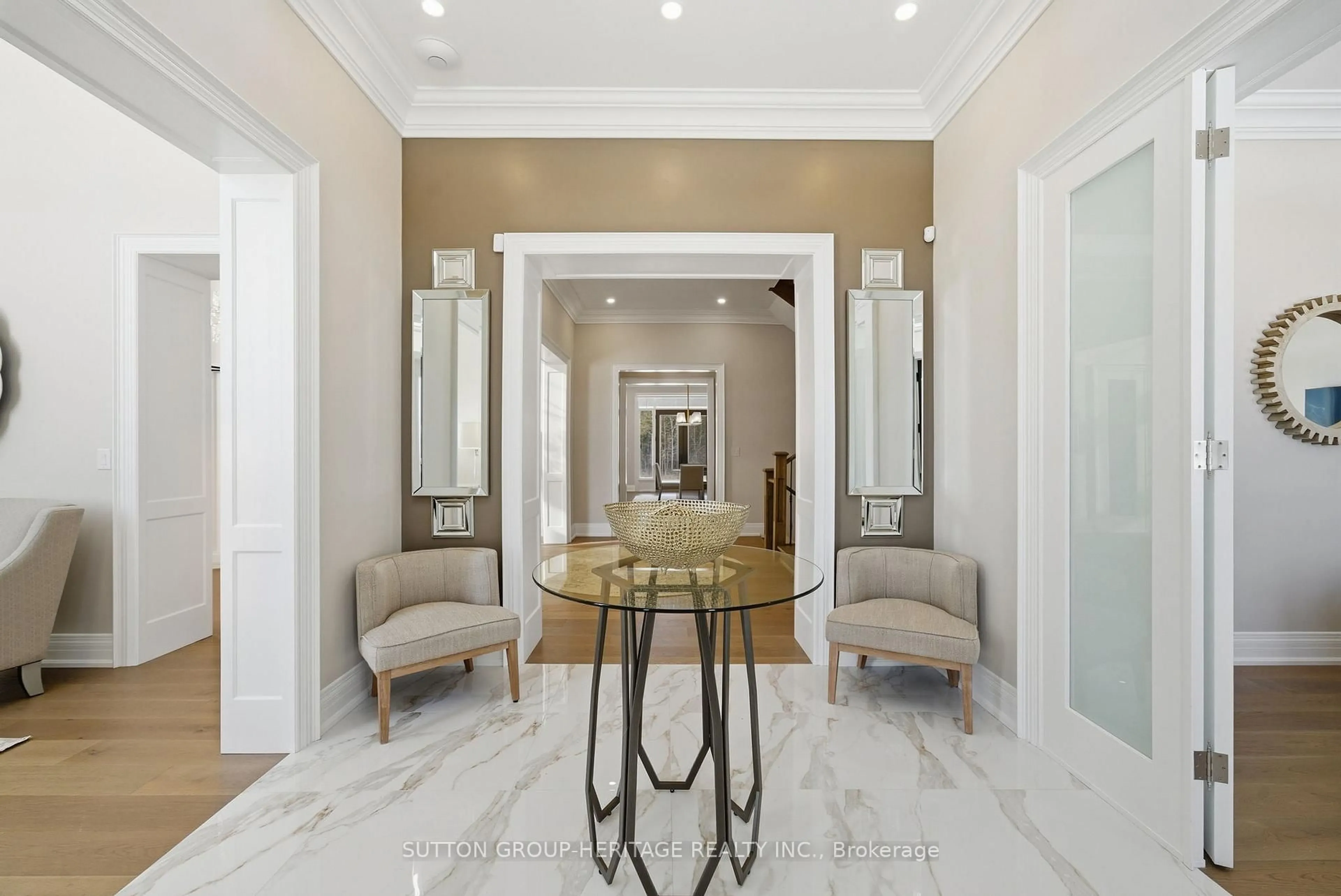 Indoor foyer for 18 Dexshire Dr, Ajax Ontario L1Z 0T8