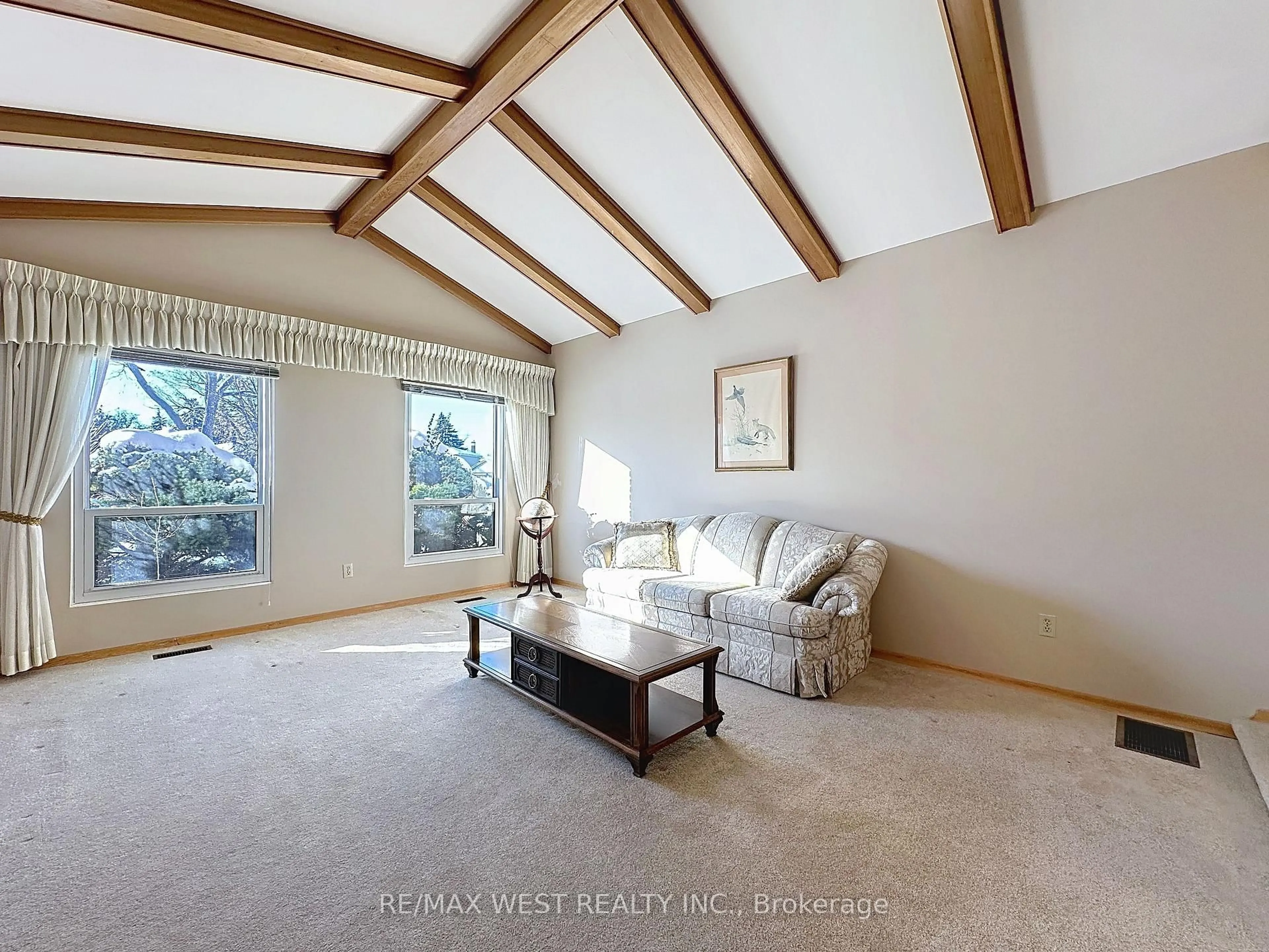 Living room with furniture, unknown for 20 Foxwood Grve, Toronto Ontario M1W 1V2