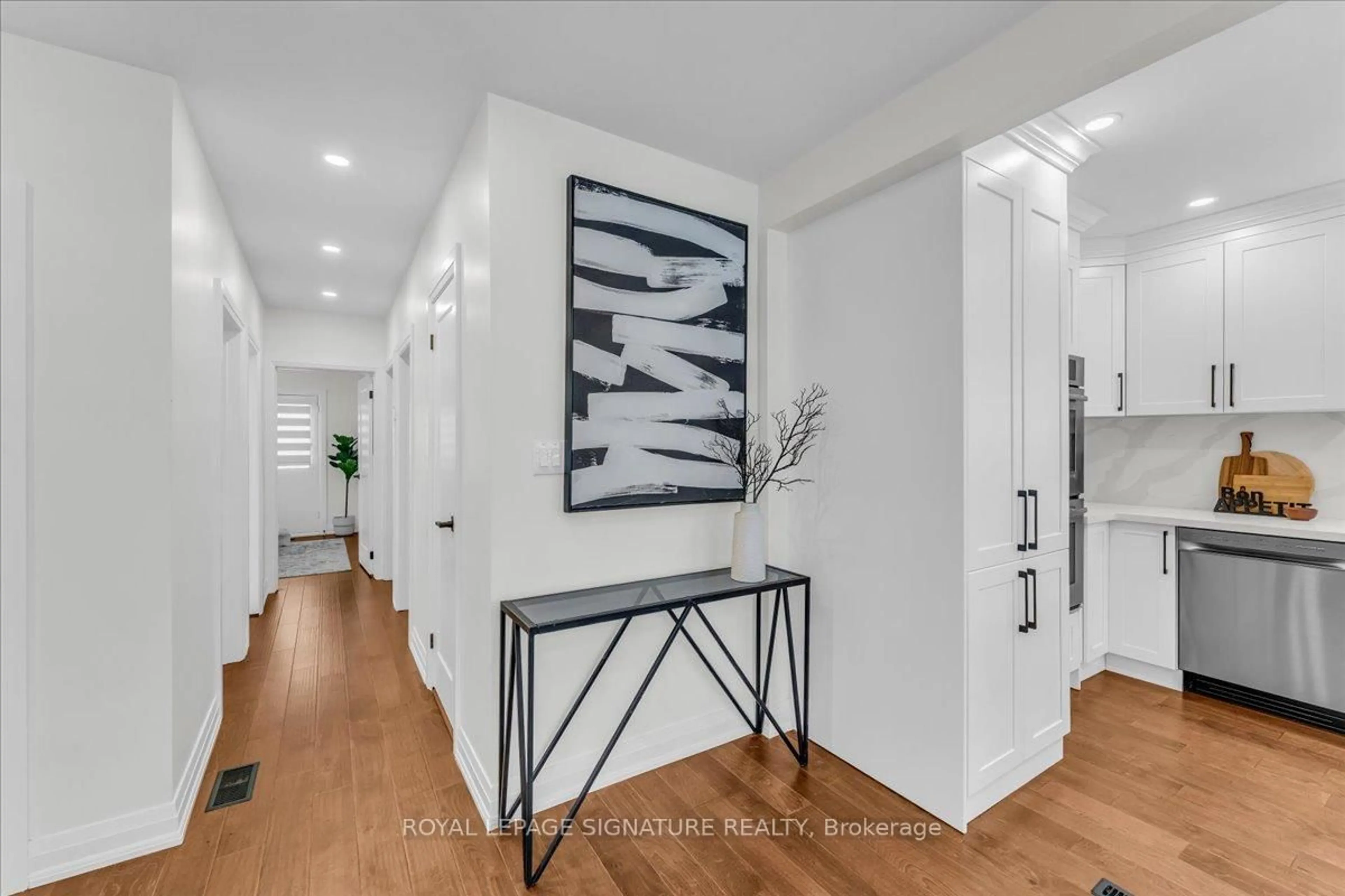 Indoor entryway for 88 Crocus Dr, Toronto Ontario M1R 4T1