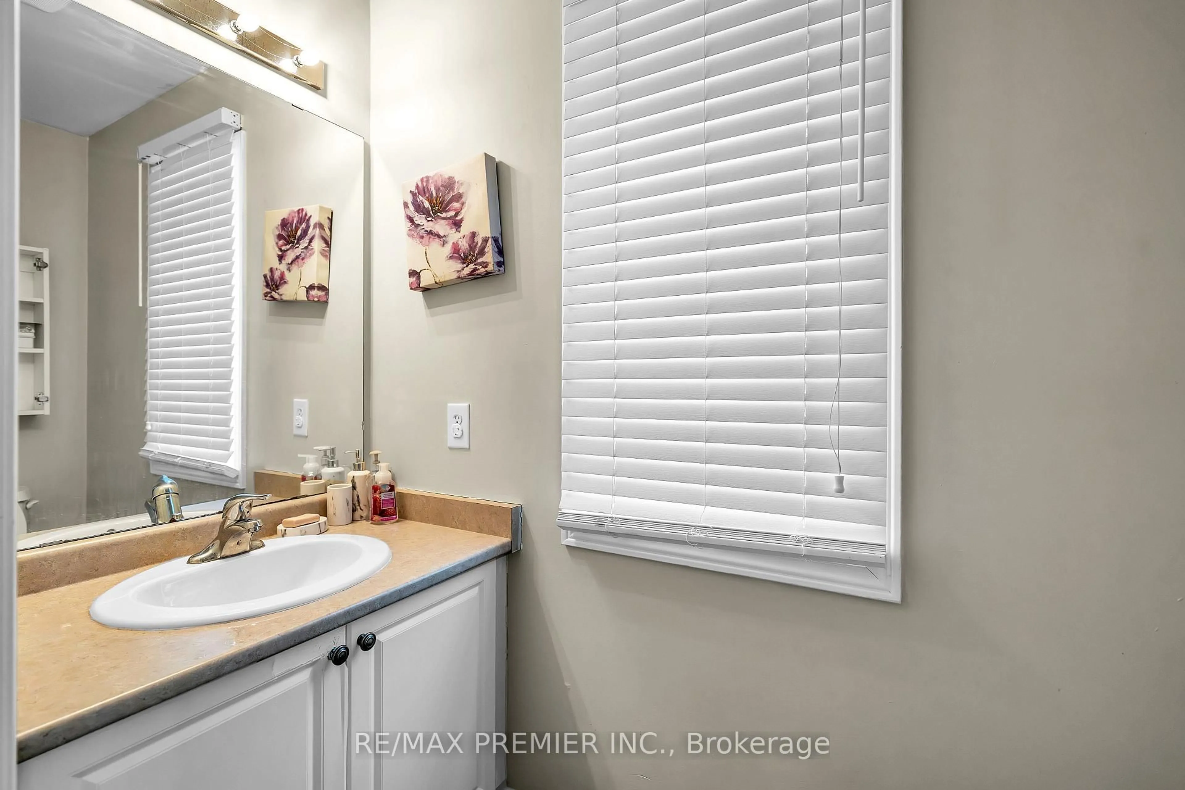 Standard bathroom, ceramic/tile floor for 164 Dewell Cres, Clarington Ontario L1E 0B9