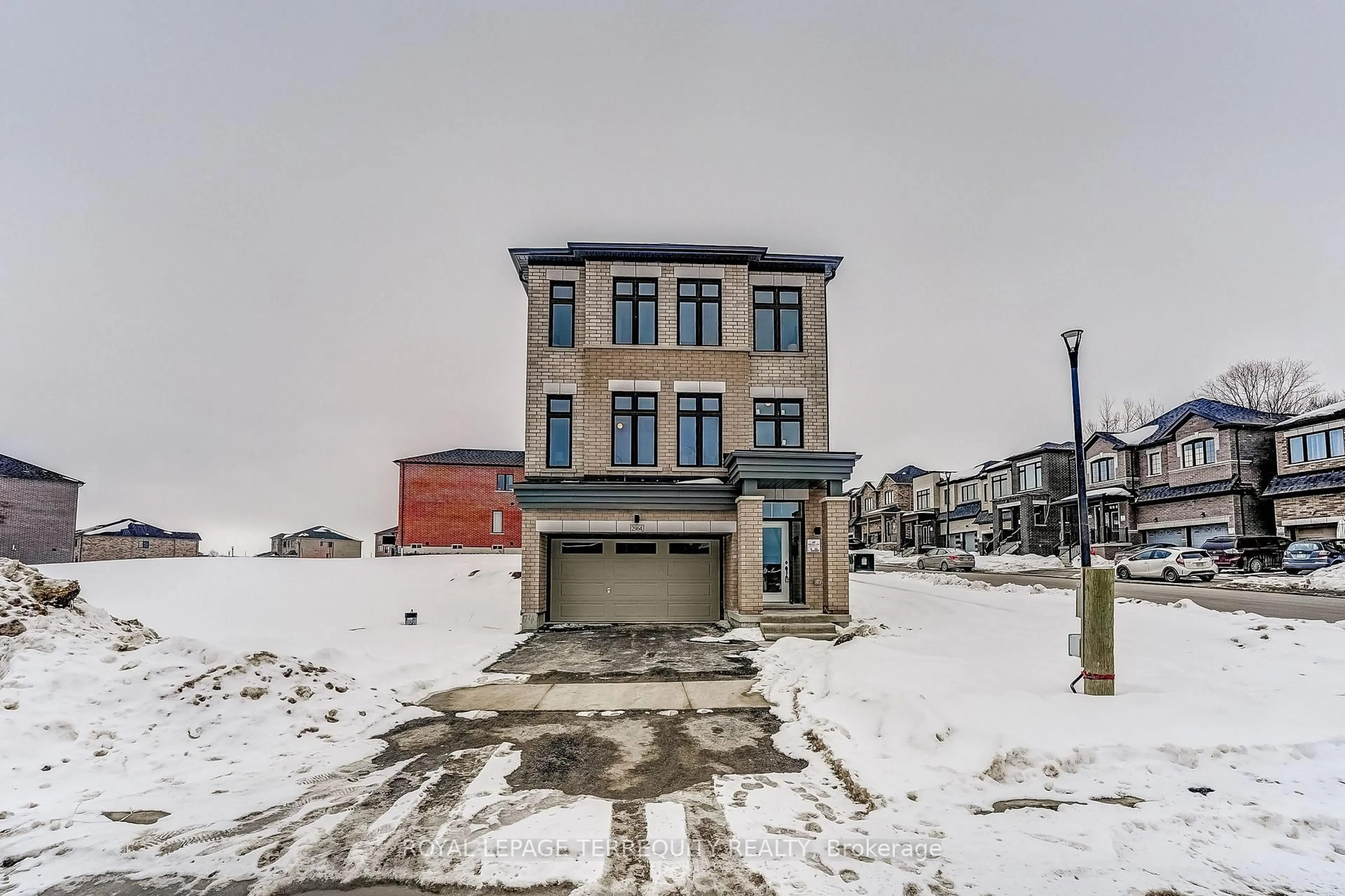 A pic from outside/outdoor area/front of a property/back of a property/a pic from drone, street for 2964 Starlight Dr, Pickering Ontario L1X 0R8
