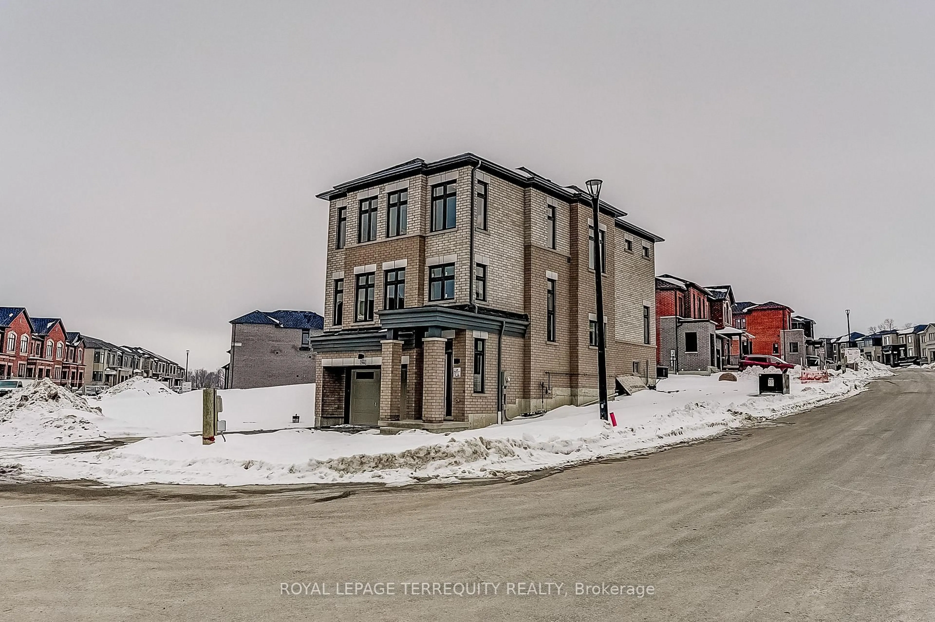 A pic from outside/outdoor area/front of a property/back of a property/a pic from drone, building for 2964 Starlight Dr, Pickering Ontario L1X 0R8