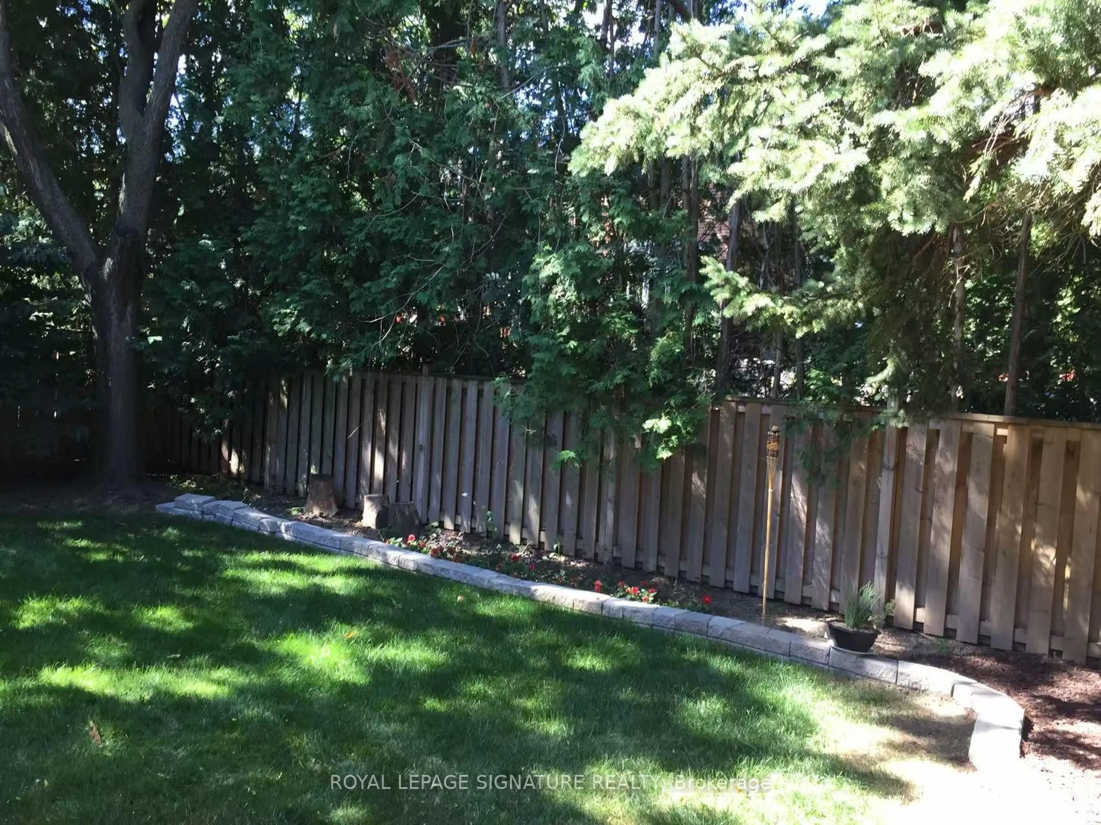 Patio, forest/trees view for 6 Deerbrook Tr, Toronto Ontario M1W 1V4