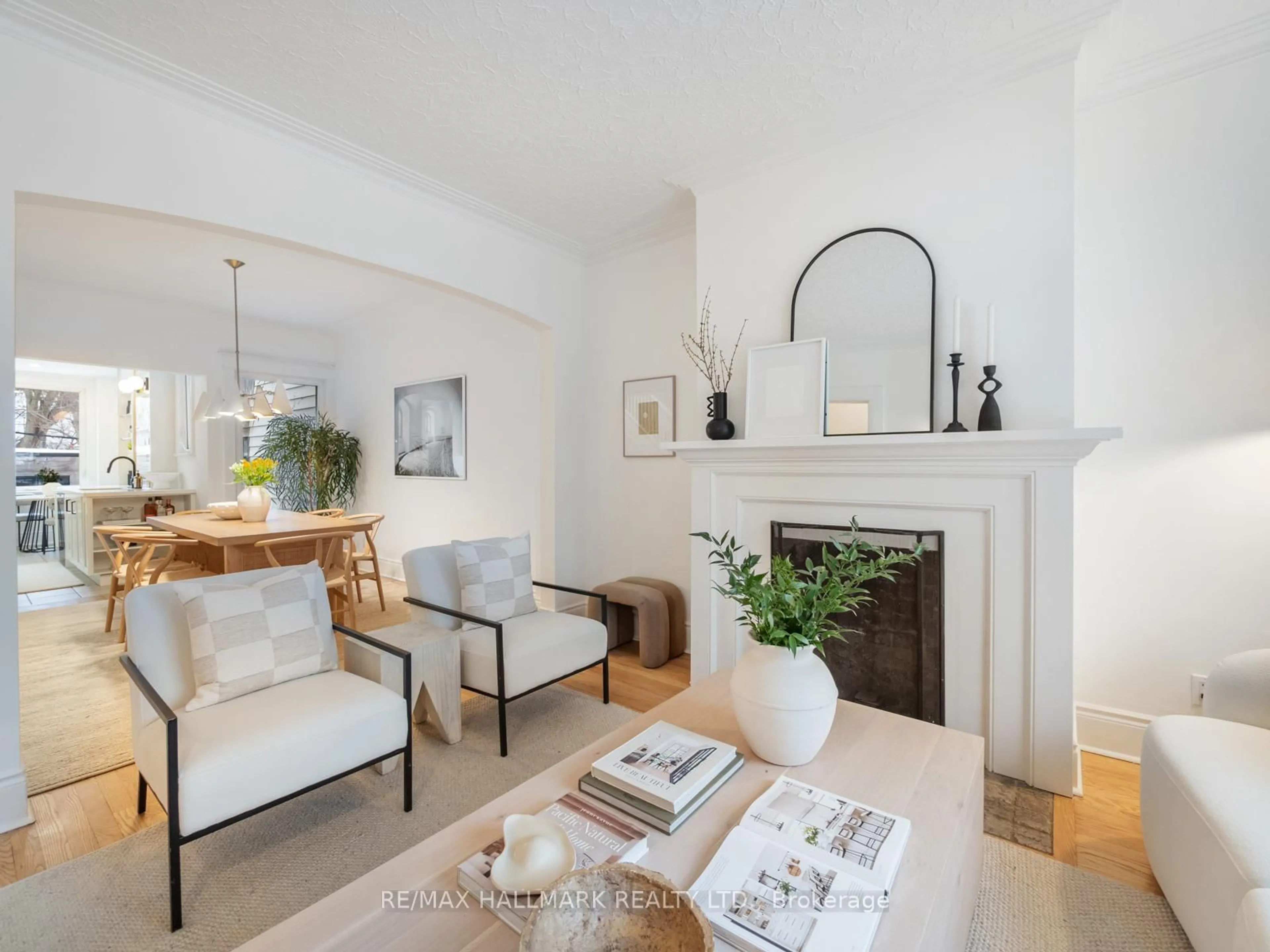 Living room with furniture, unknown for 529 Logan Ave, Toronto Ontario M4K 3B3