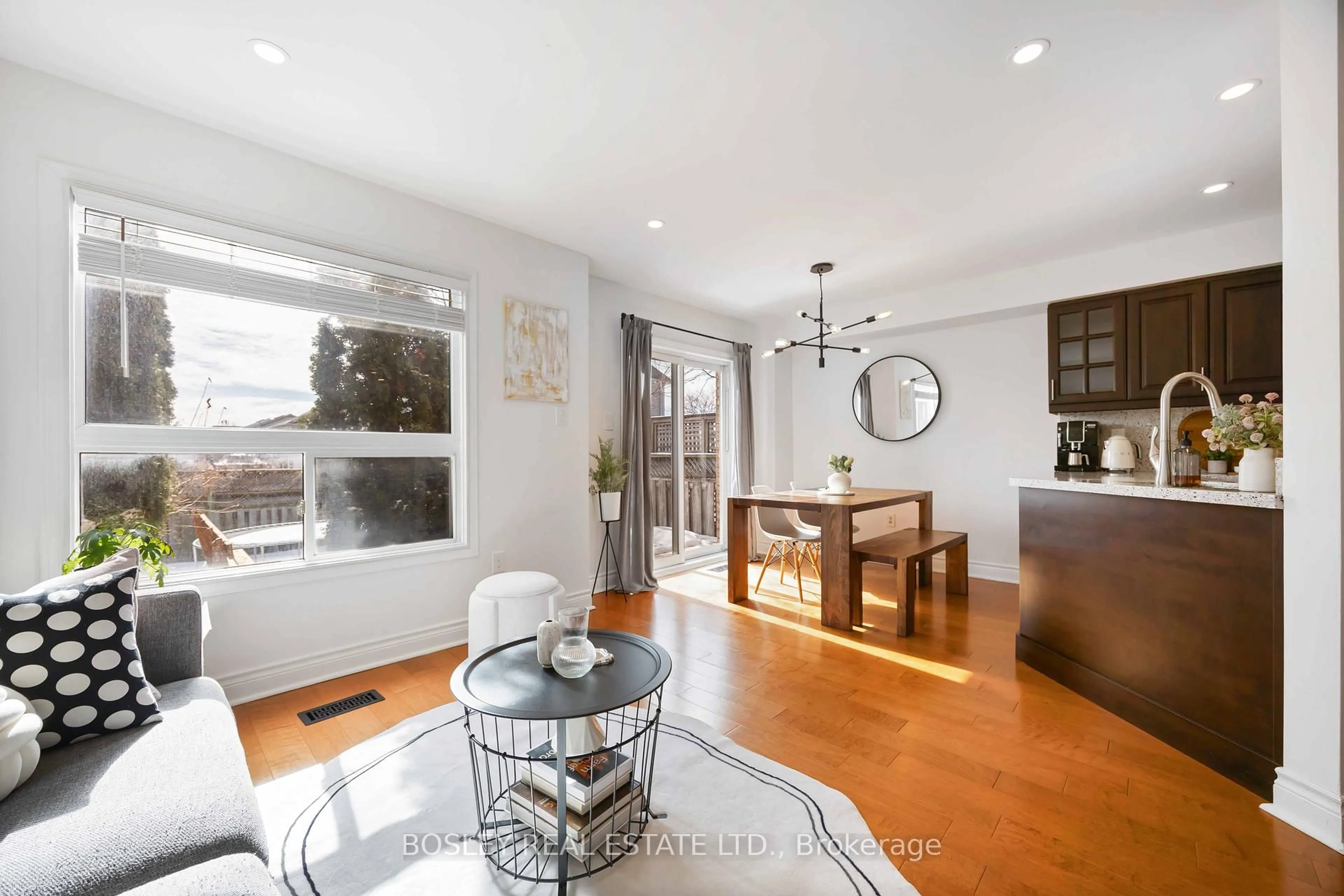 Dining room, unknown for 57 Candlebrook Dr, Whitby Ontario L1R 2V6