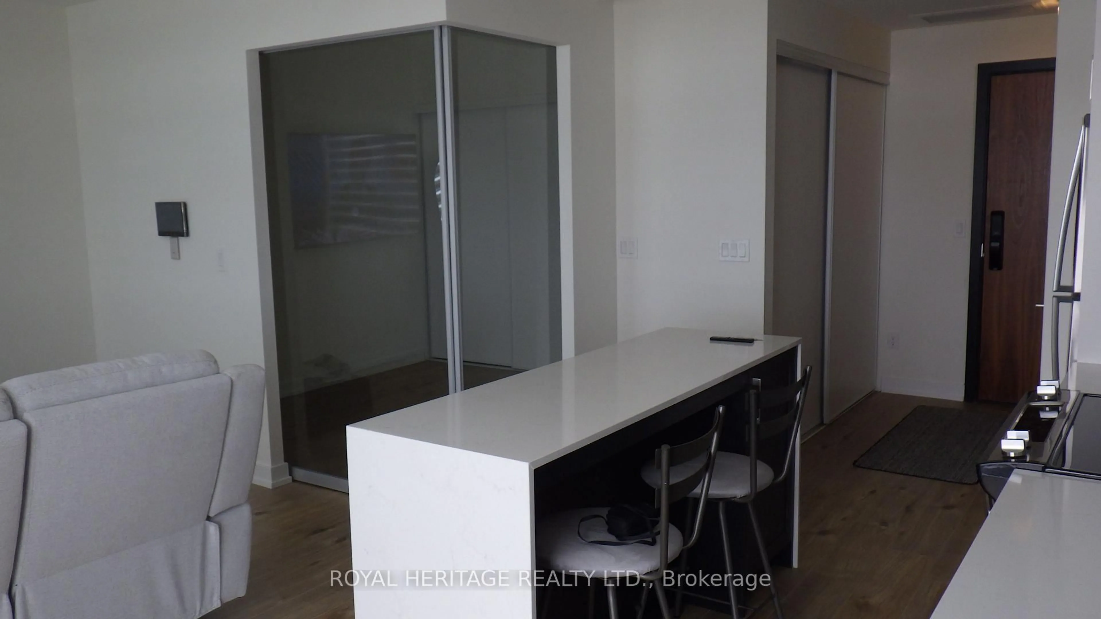 A pic of a room for 201 Brock St #602, Whitby Ontario L1N 0P8