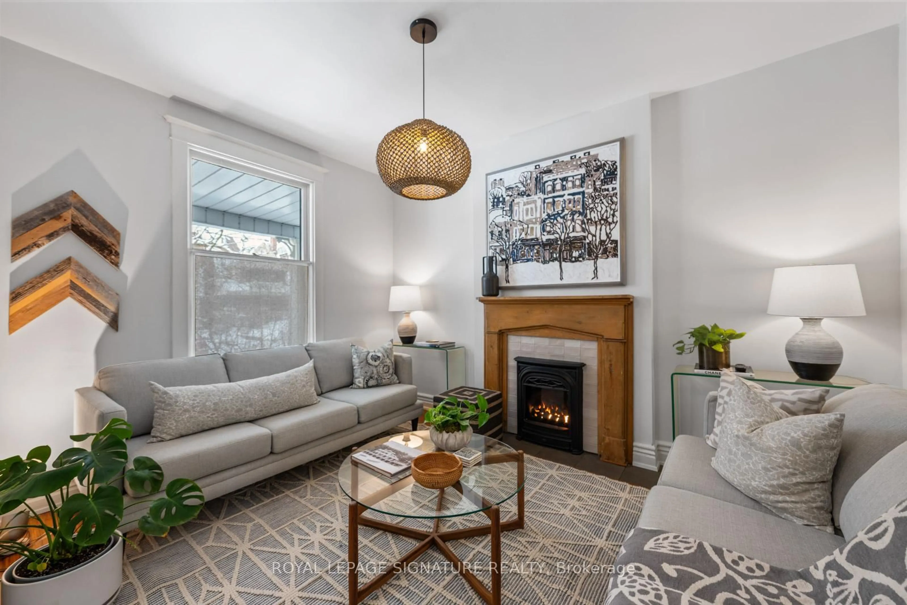 Living room with furniture, unknown for 101 Silver Birch Ave, Toronto Ontario M4E 3L3