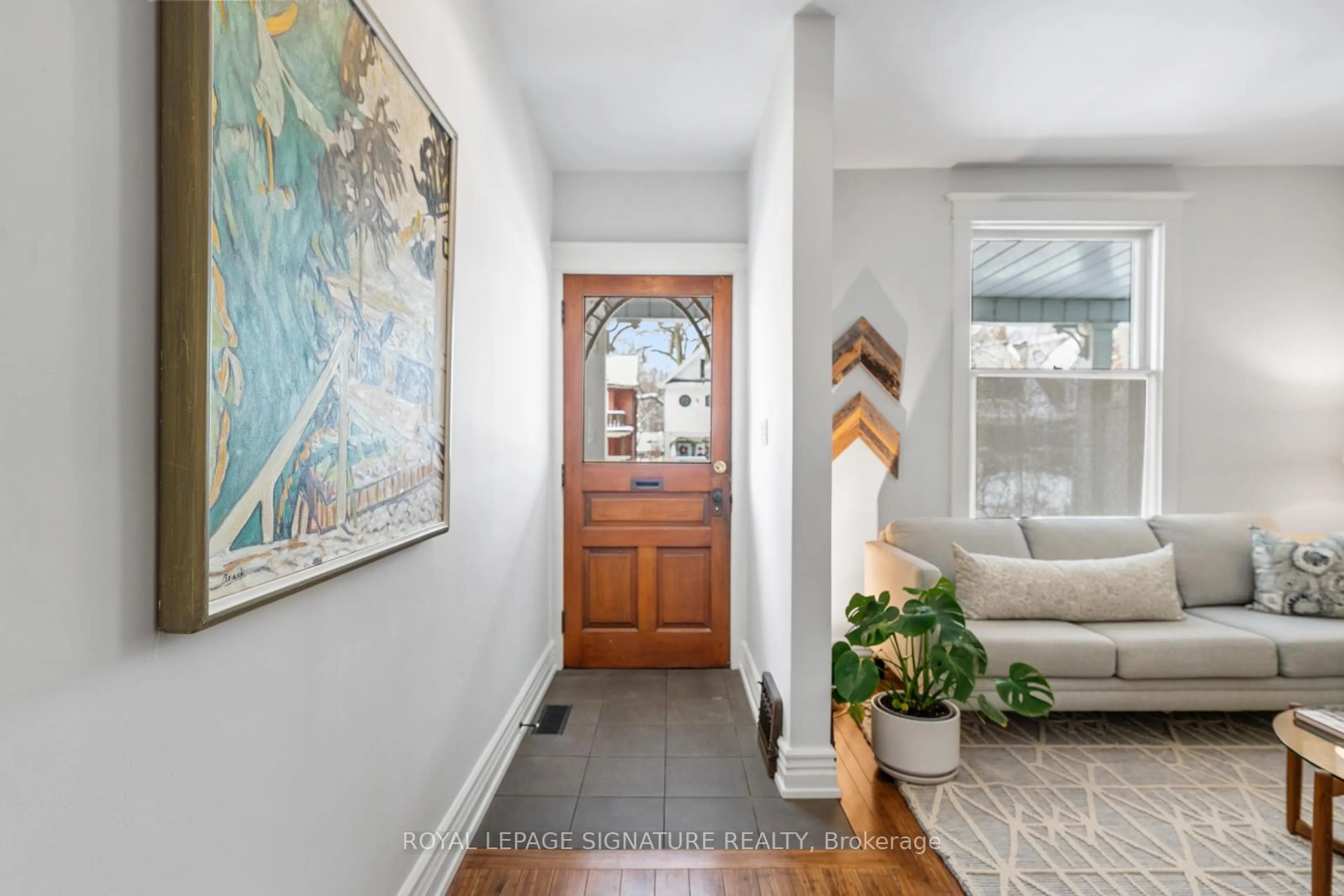 Indoor entryway for 101 Silver Birch Ave, Toronto Ontario M4E 3L3