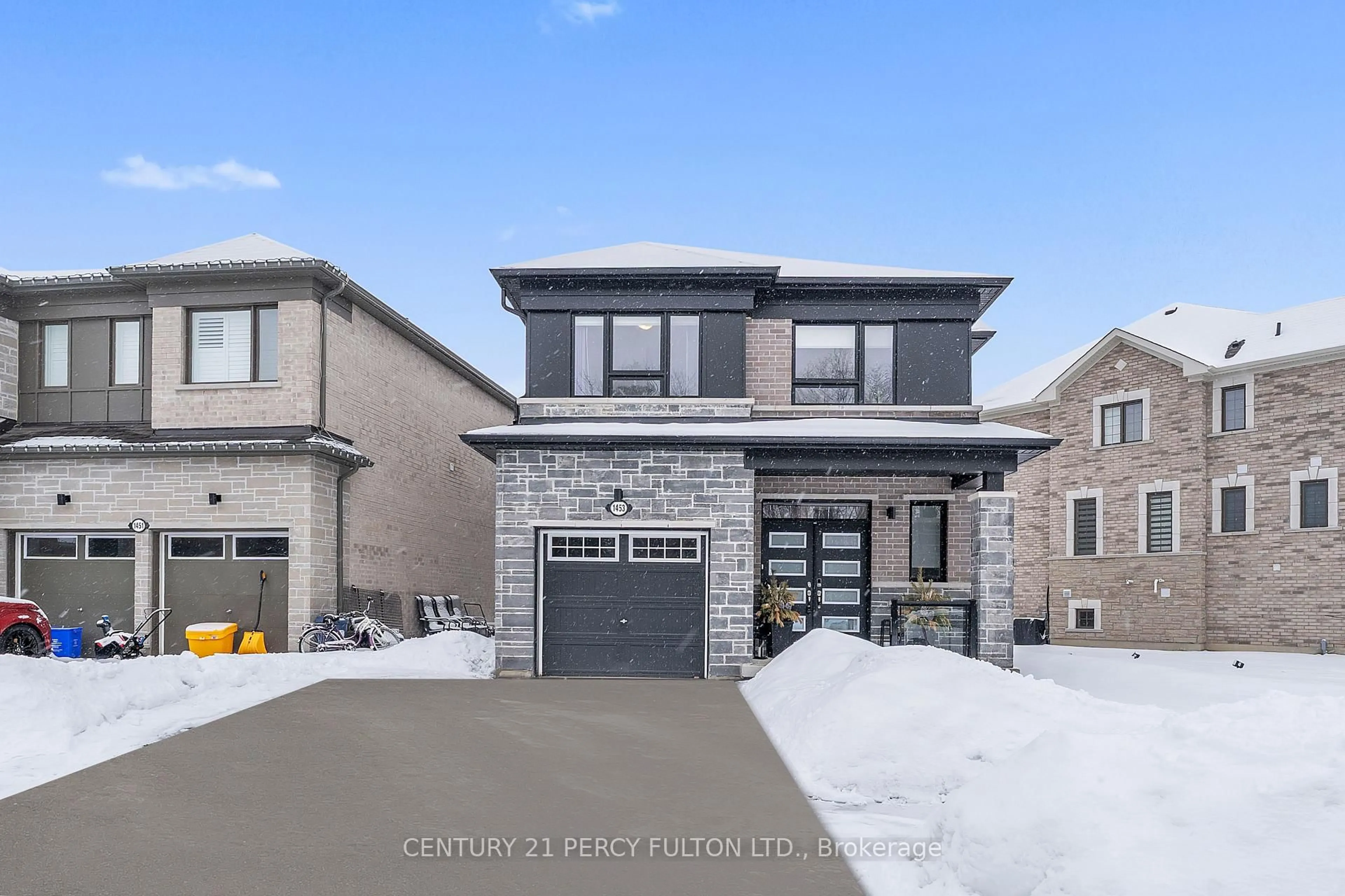 Home with brick exterior material, street for 1453 Mockingbird Sq, Pickering Ontario L1X 0N8