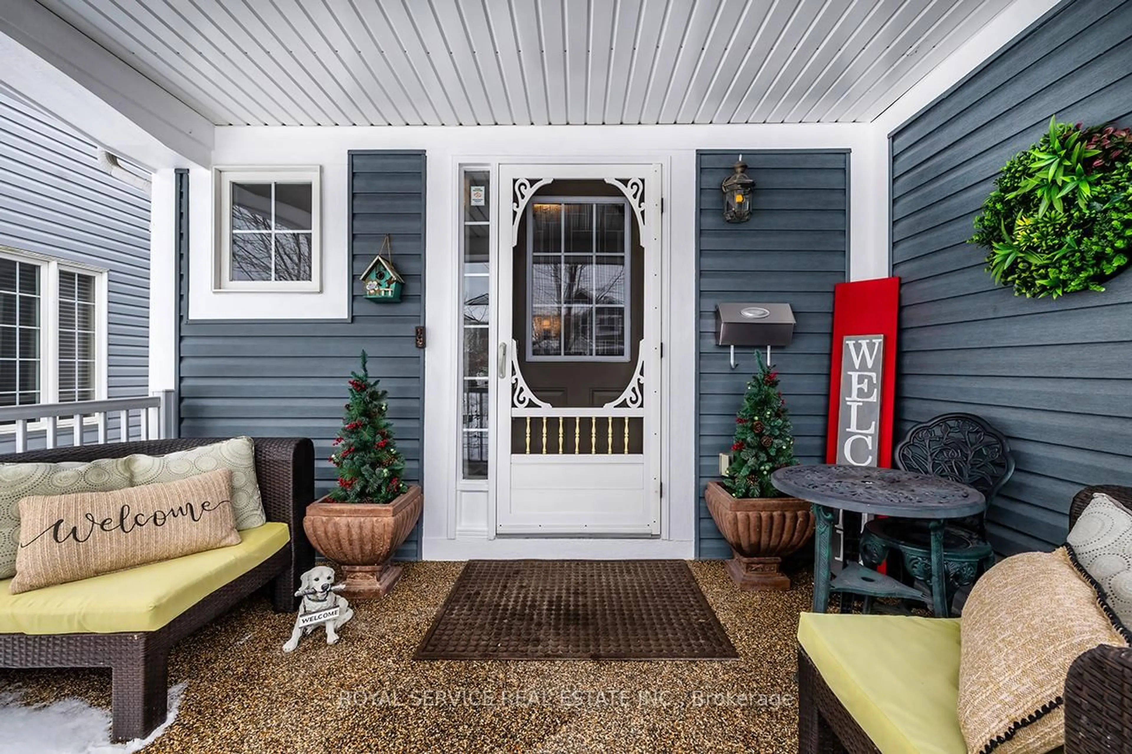 Indoor entryway for 66 Stillwell Lane, Clarington Ontario L1B 1R4