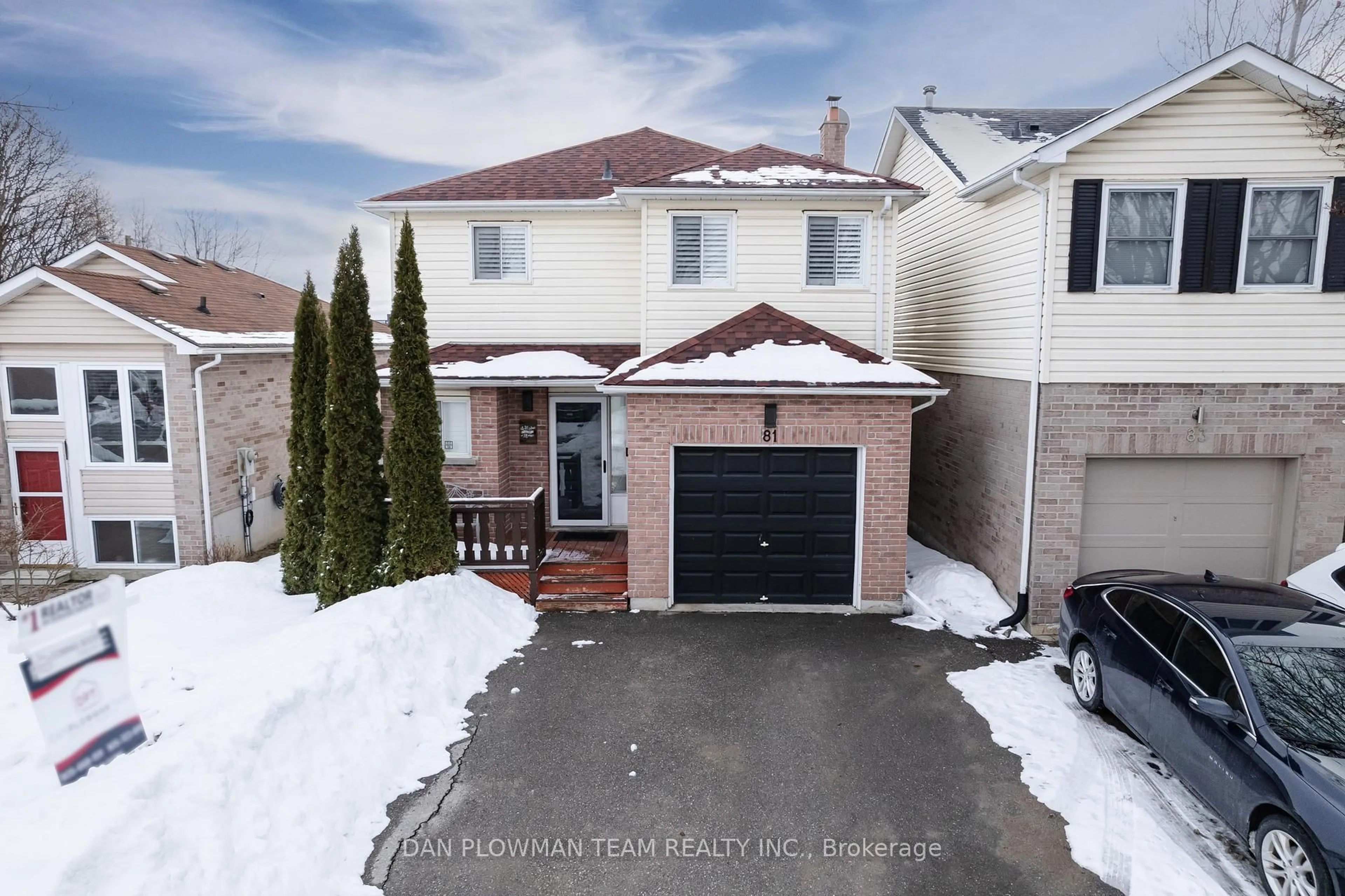 A pic from outside/outdoor area/front of a property/back of a property/a pic from drone, street for 81 Trudeau Dr, Clarington Ontario L1C 4K4