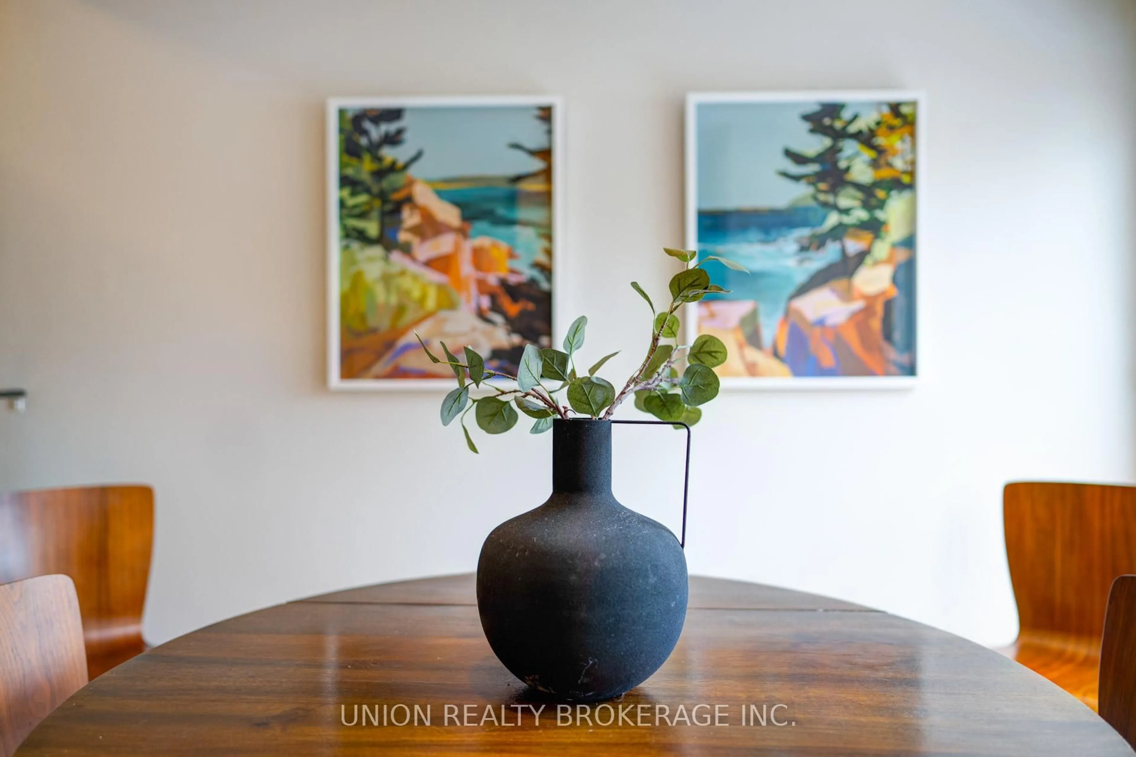 Indoor entryway for 1666 Queen St #20, Toronto Ontario M4L 1G3