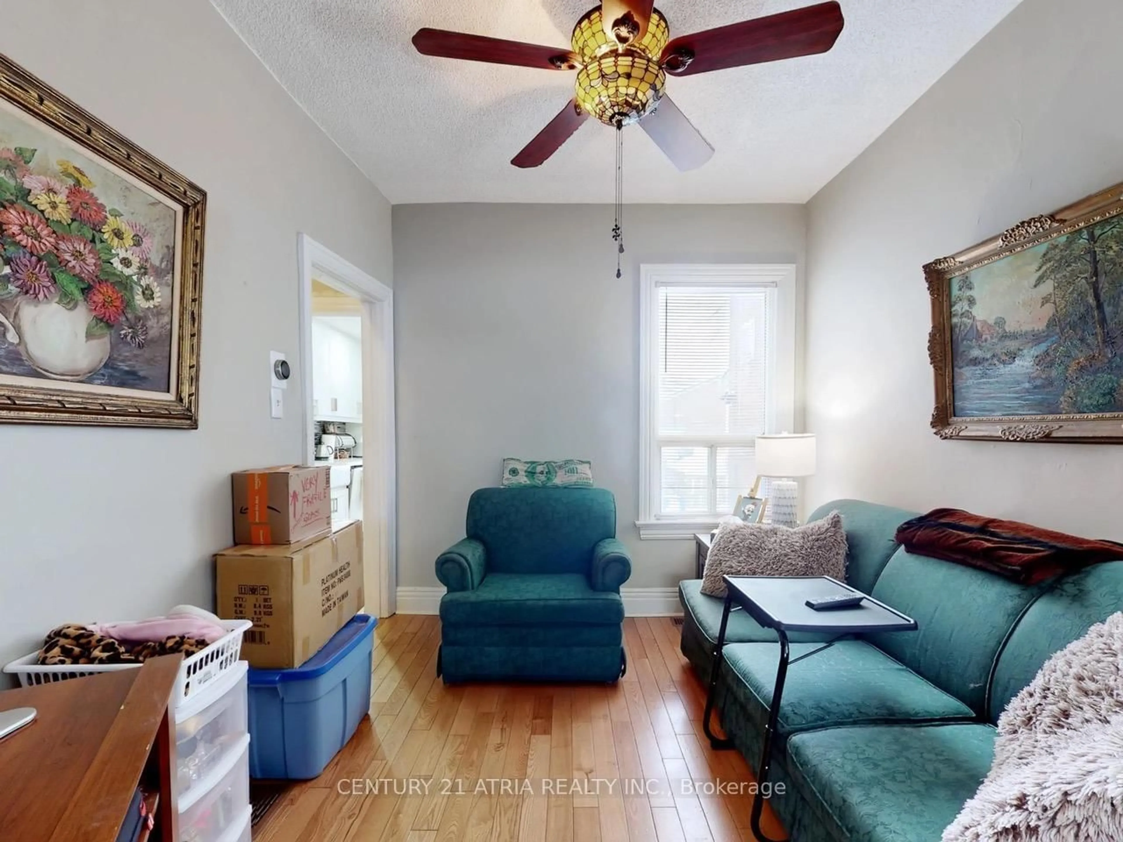 Living room with furniture, unknown for 40 Sibley Ave, Toronto Ontario M4C 5E9