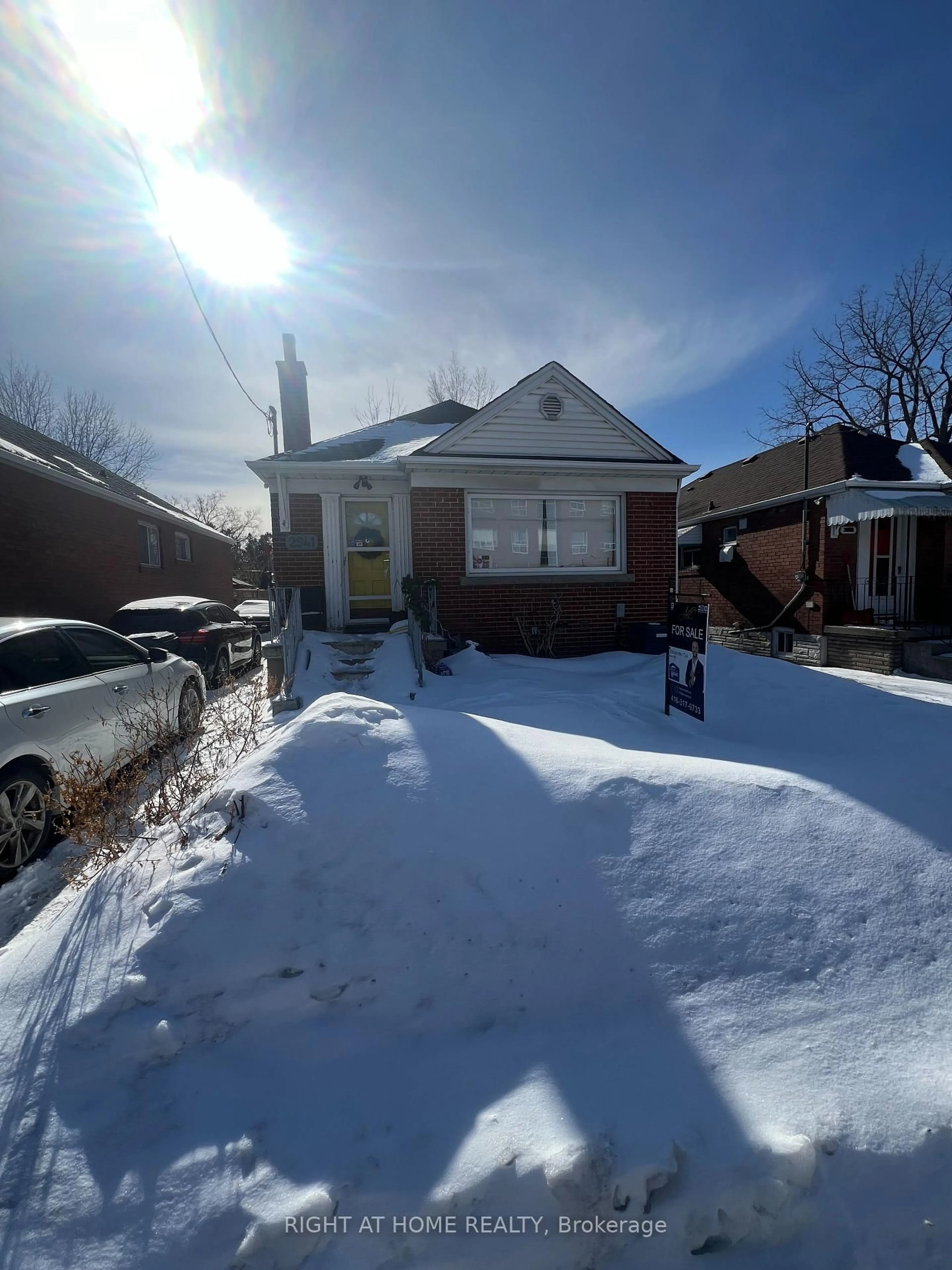 A pic from outside/outdoor area/front of a property/back of a property/a pic from drone, street for 2941 St Clair Ave, Toronto Ontario M4B 1N9