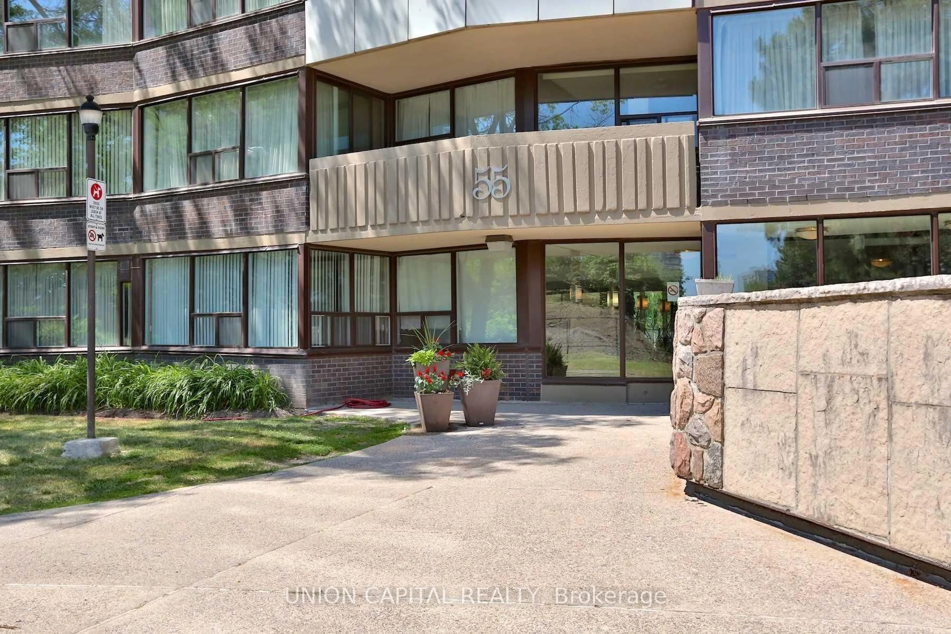 Indoor foyer for 55 Huntingdale Blvd #1701, Toronto Ontario M1W 2N9