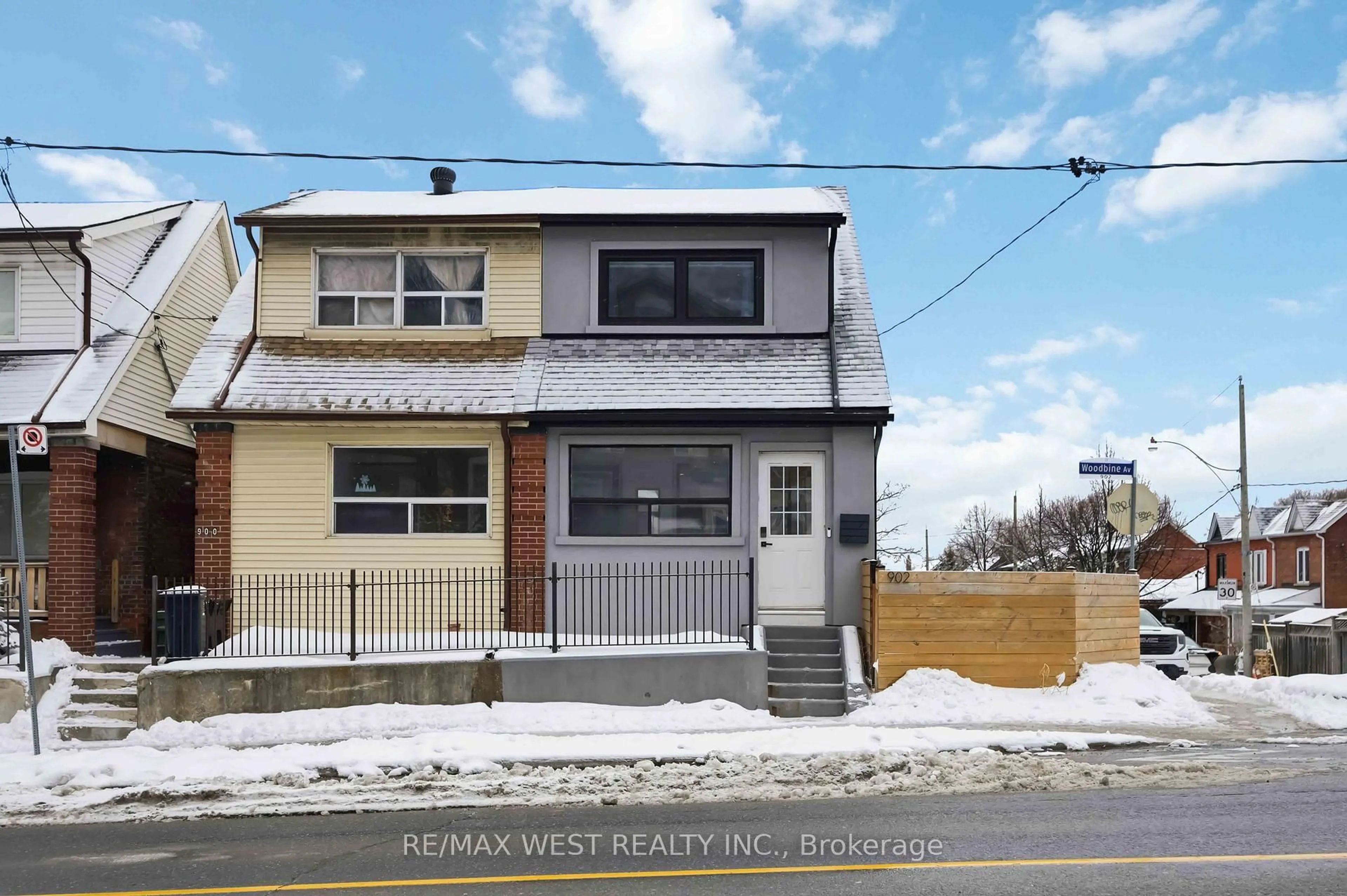 Unknown for 902 Woodbine Ave, Toronto Ontario M4C 4B5