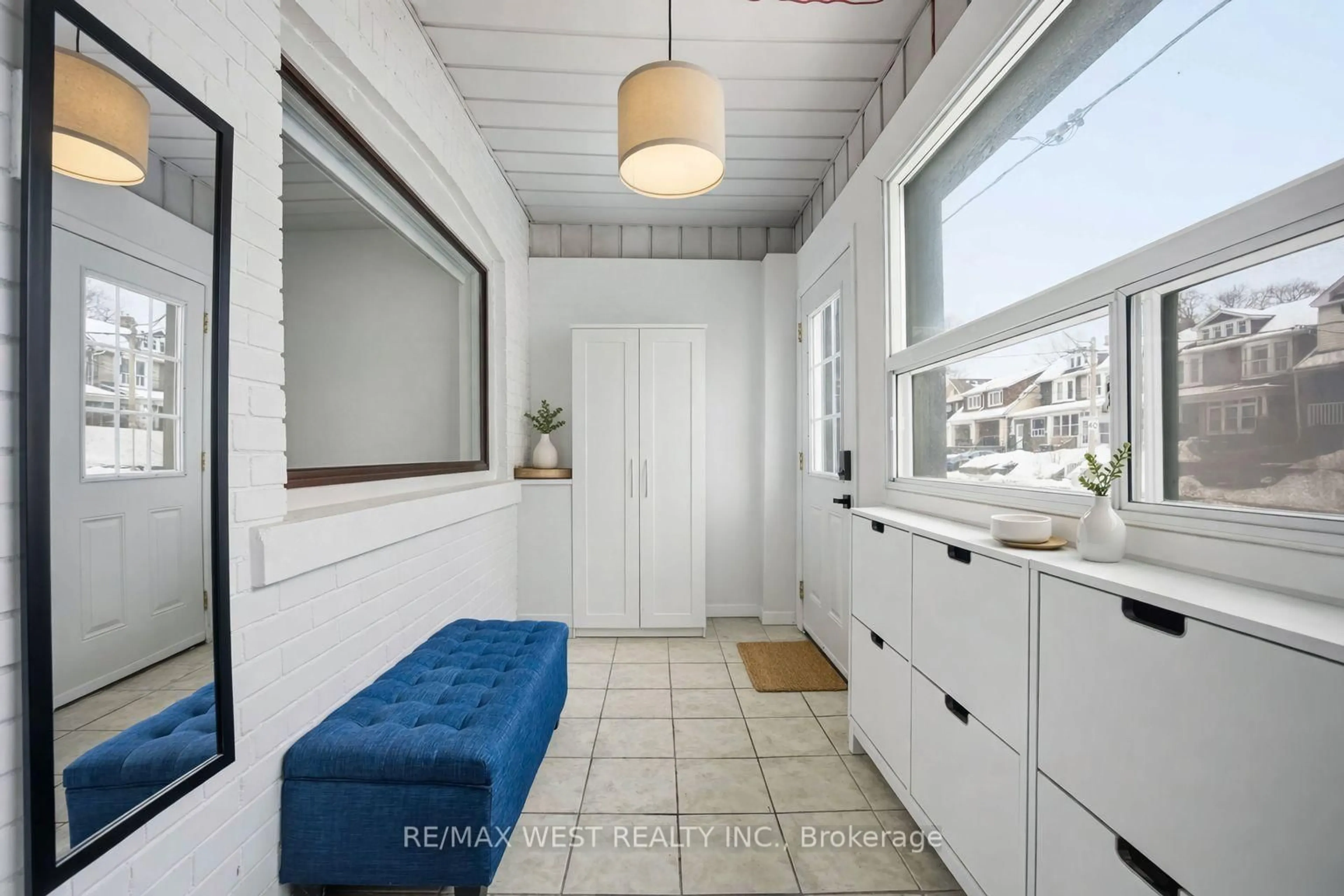 Unknown for 902 Woodbine Ave, Toronto Ontario M4C 4B5