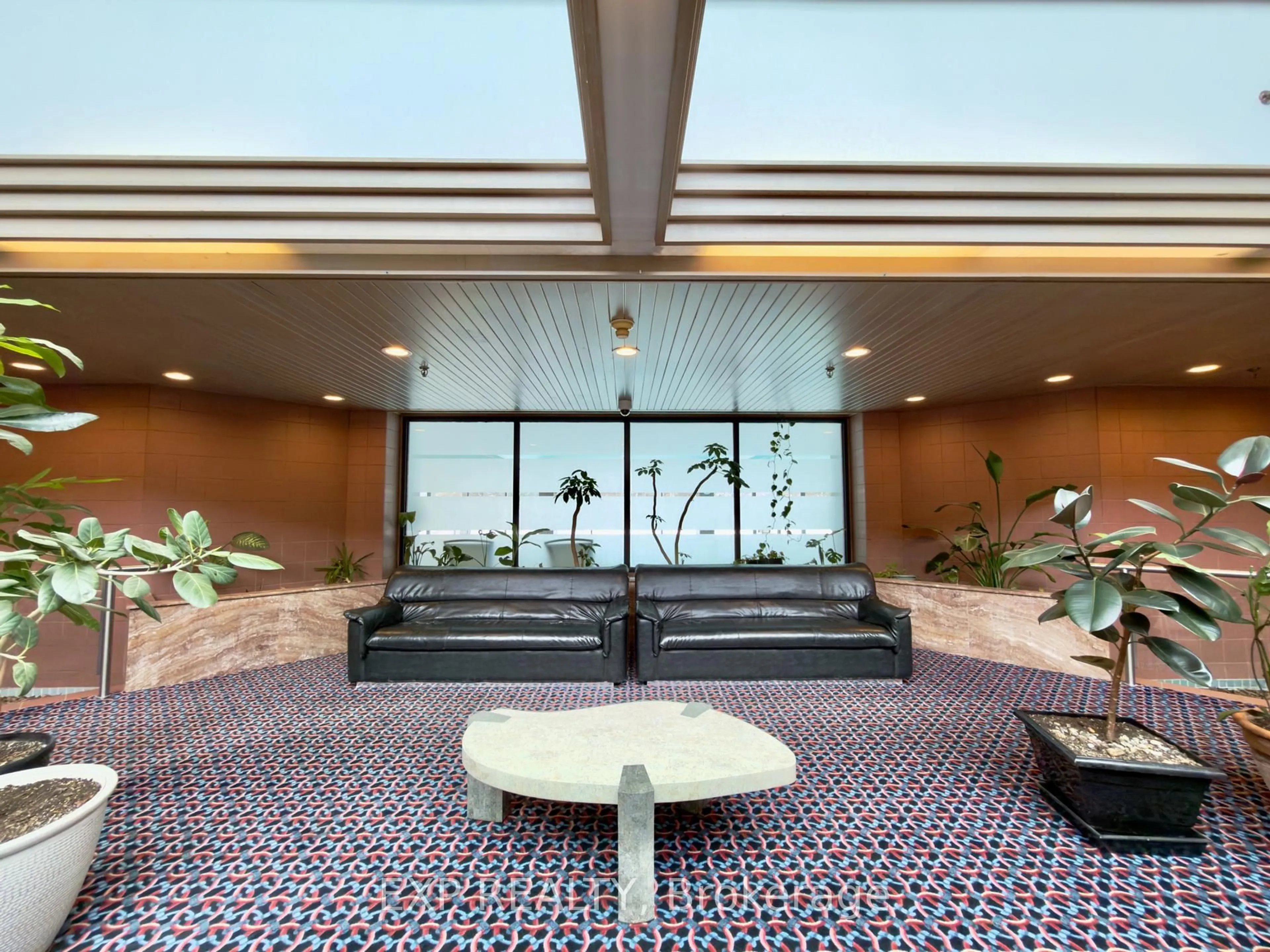 Lobby for 150 Alton Towers Circ #1814, Toronto Ontario M1V 4X7