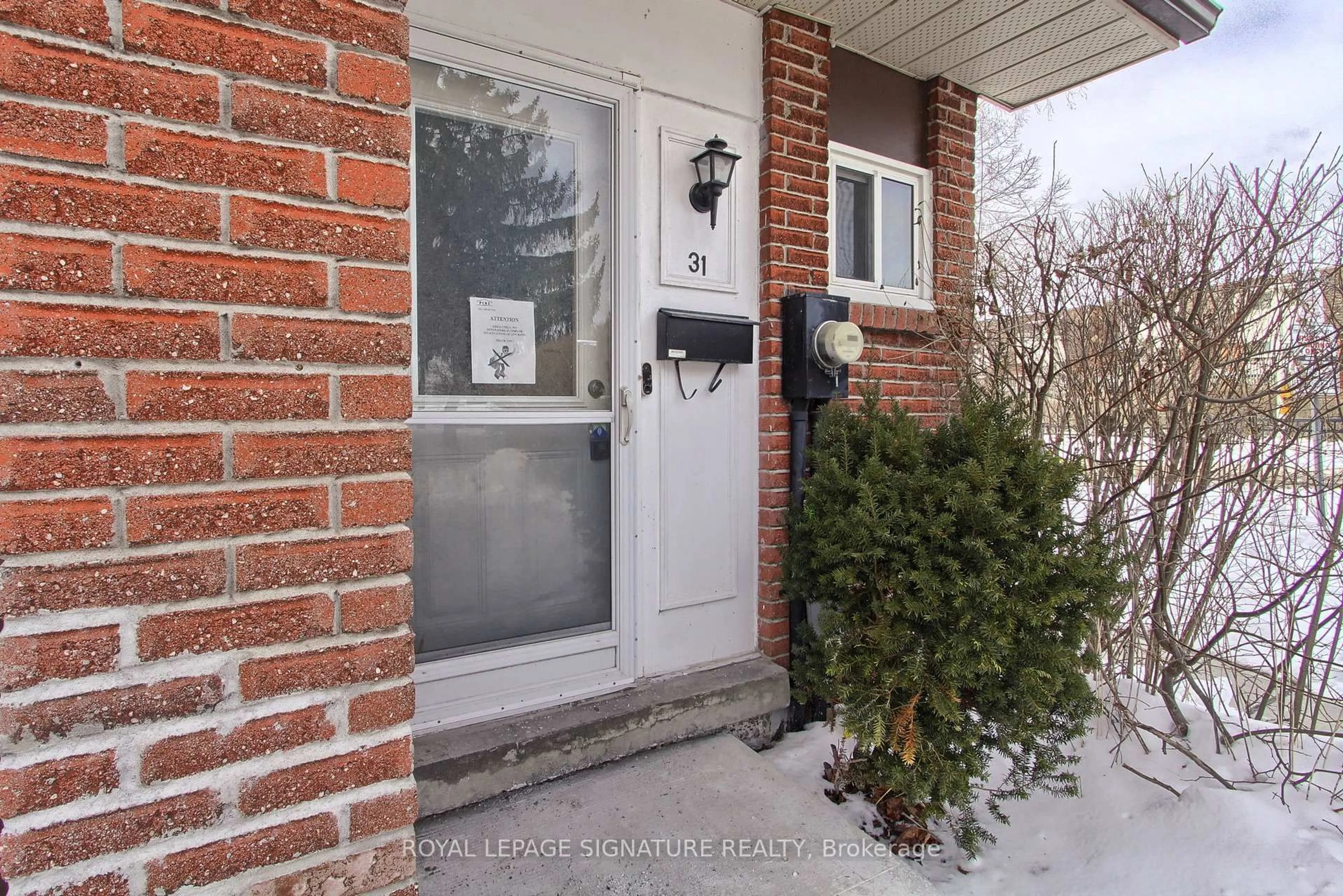 Indoor entryway for 31 Parker Cres #17, Ajax Ontario L1S 3R4