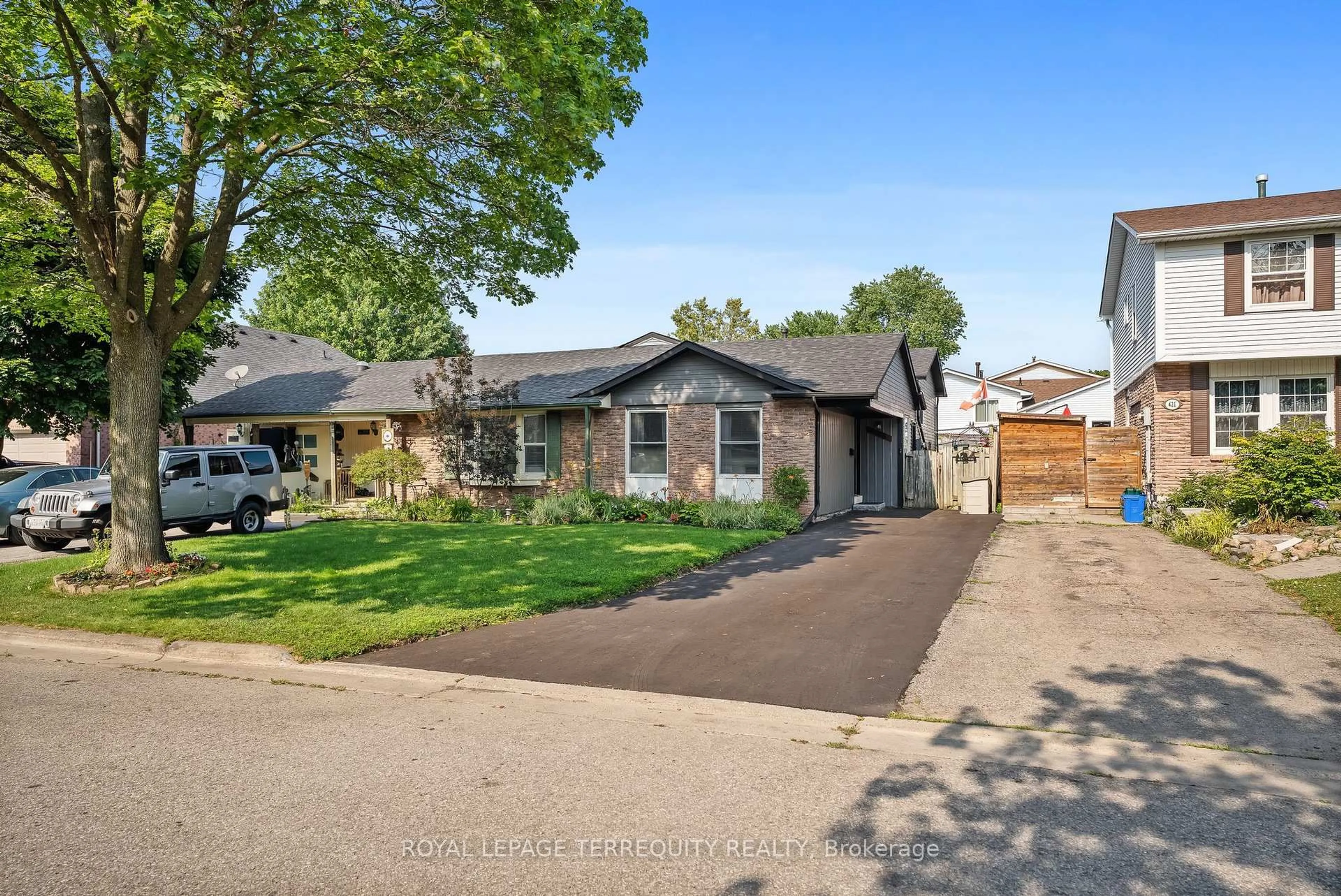 Unknown for 425 Lesabre St, Oshawa Ontario L1K 1E3