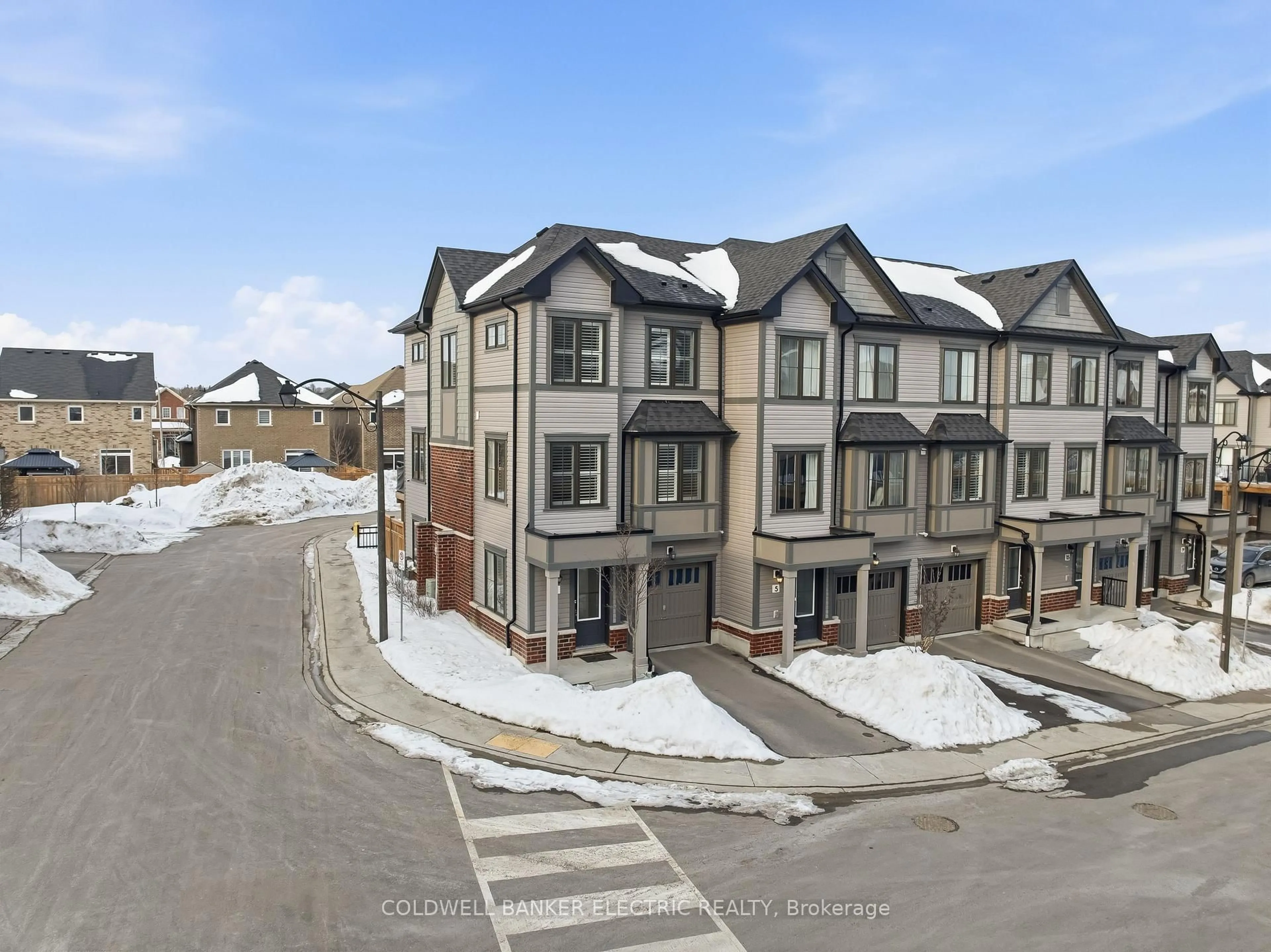 A pic from outside/outdoor area/front of a property/back of a property/a pic from drone, street for 1 Loana Lane, Clarington Ontario L1C 7G9