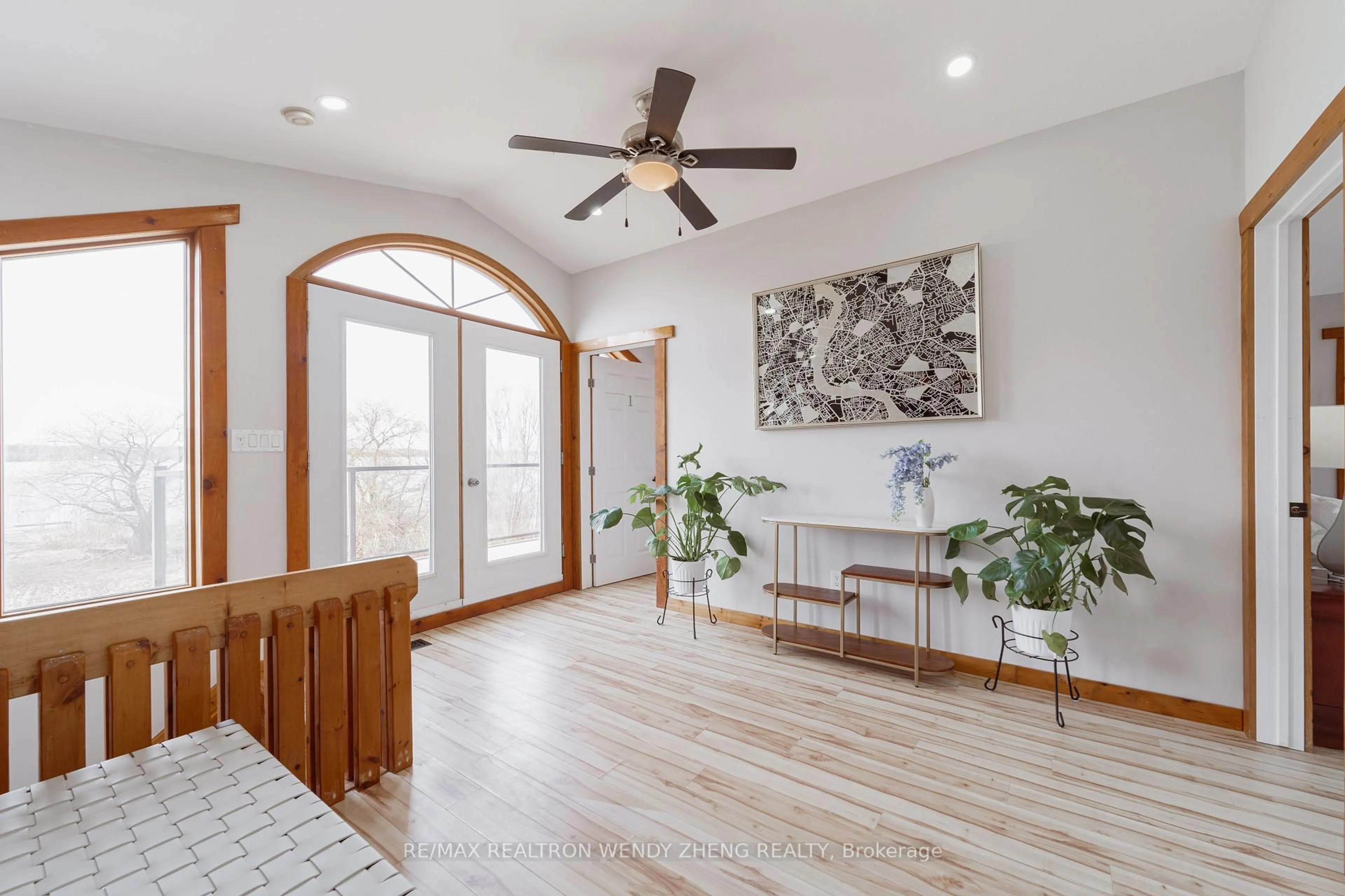 Indoor entryway for 236 Summit Dr, Scugog Ontario L0B 1E0