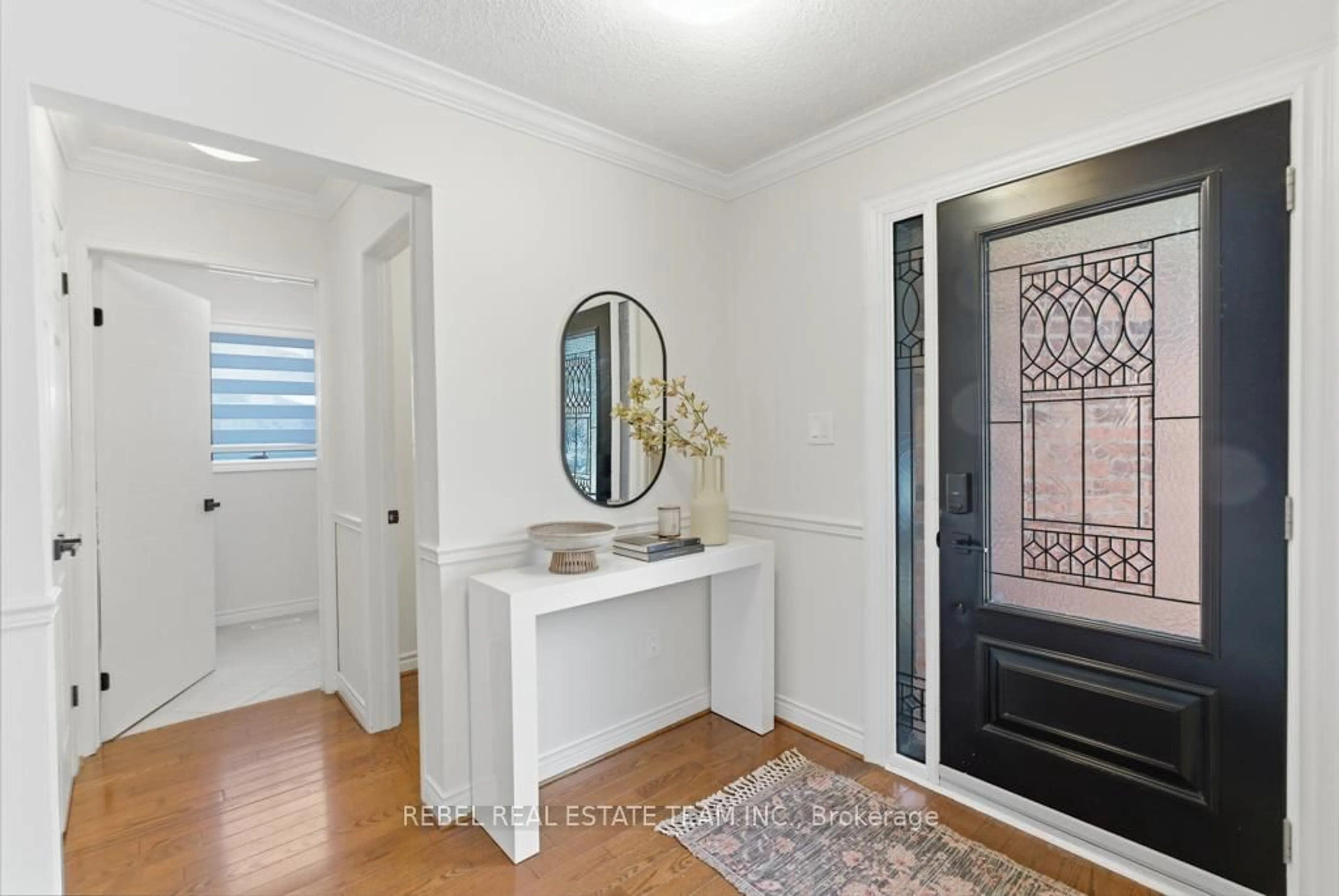 Indoor entryway for 82 Ravenscroft Rd, Ajax Ontario L1T 1W5