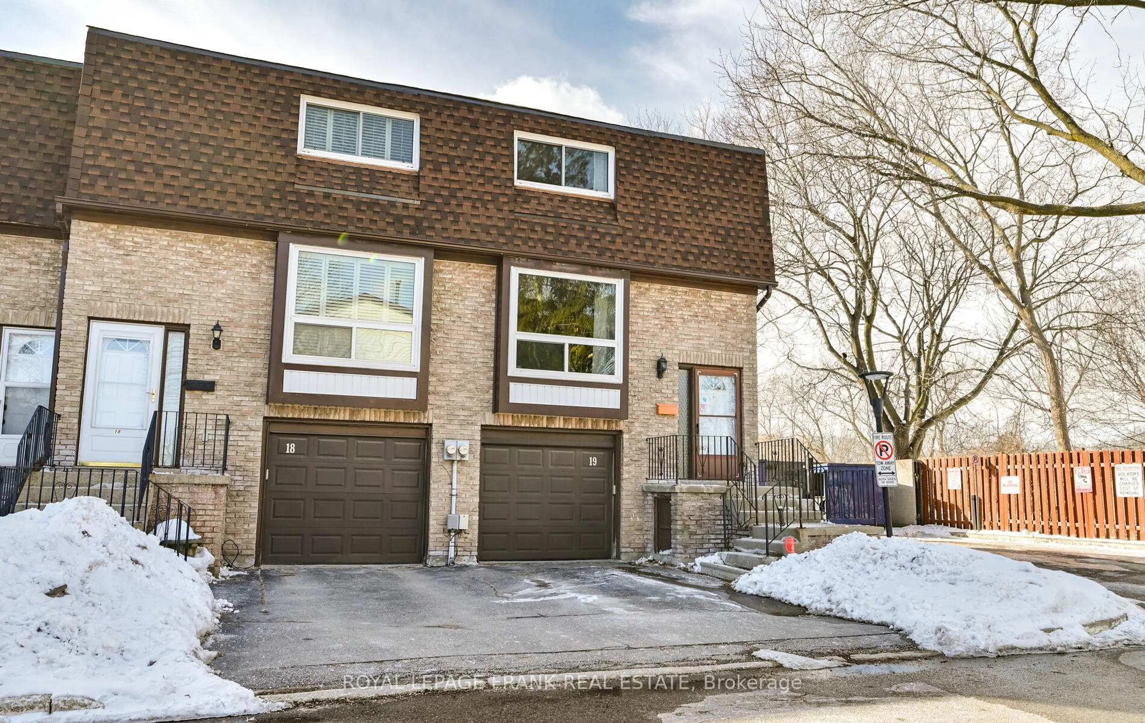 Home with brick exterior material, street for 222 Pearson St #19, Oshawa Ontario L1G 7C6